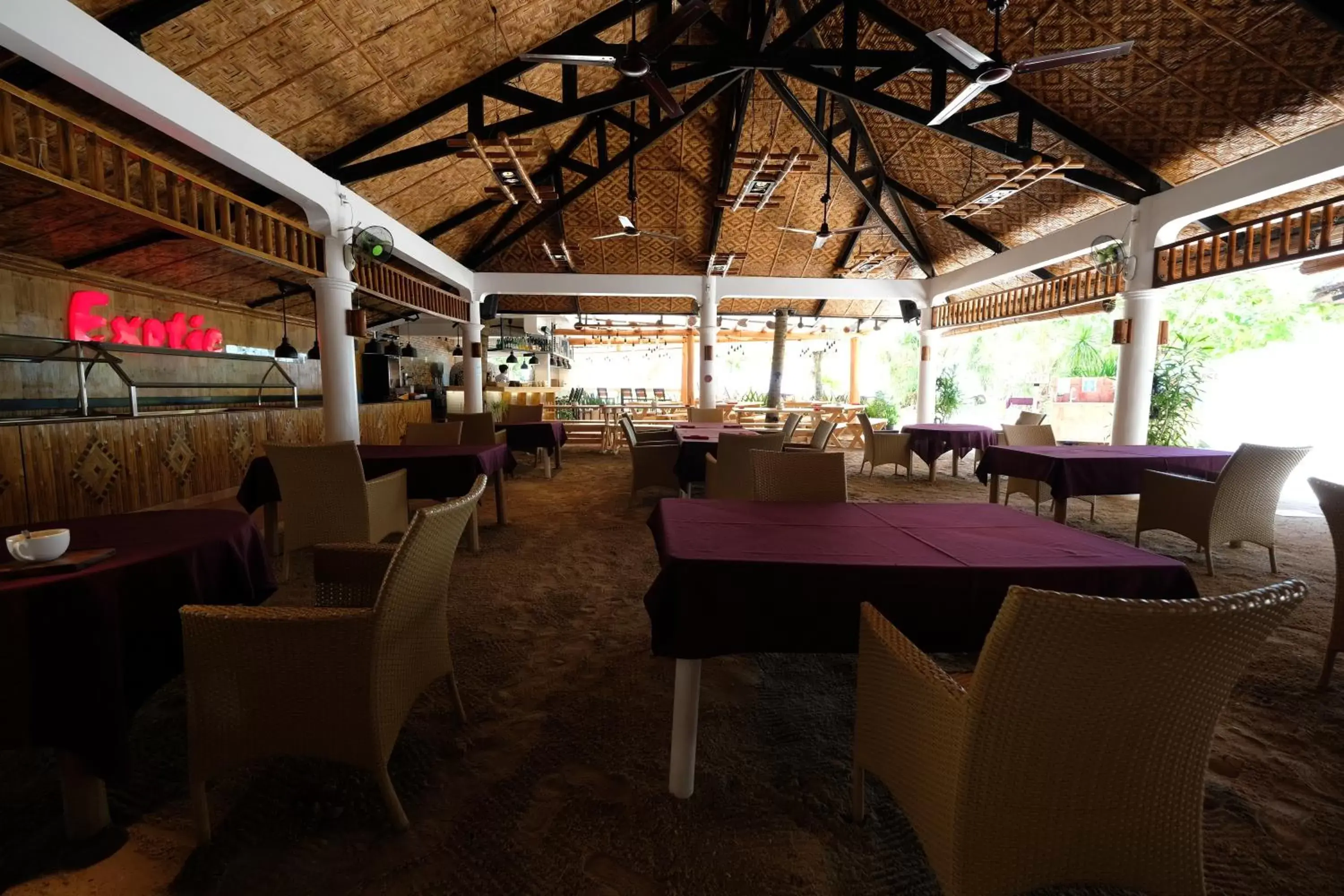 Restaurant/Places to Eat in Malapascua Exotic Island Dive Resort
