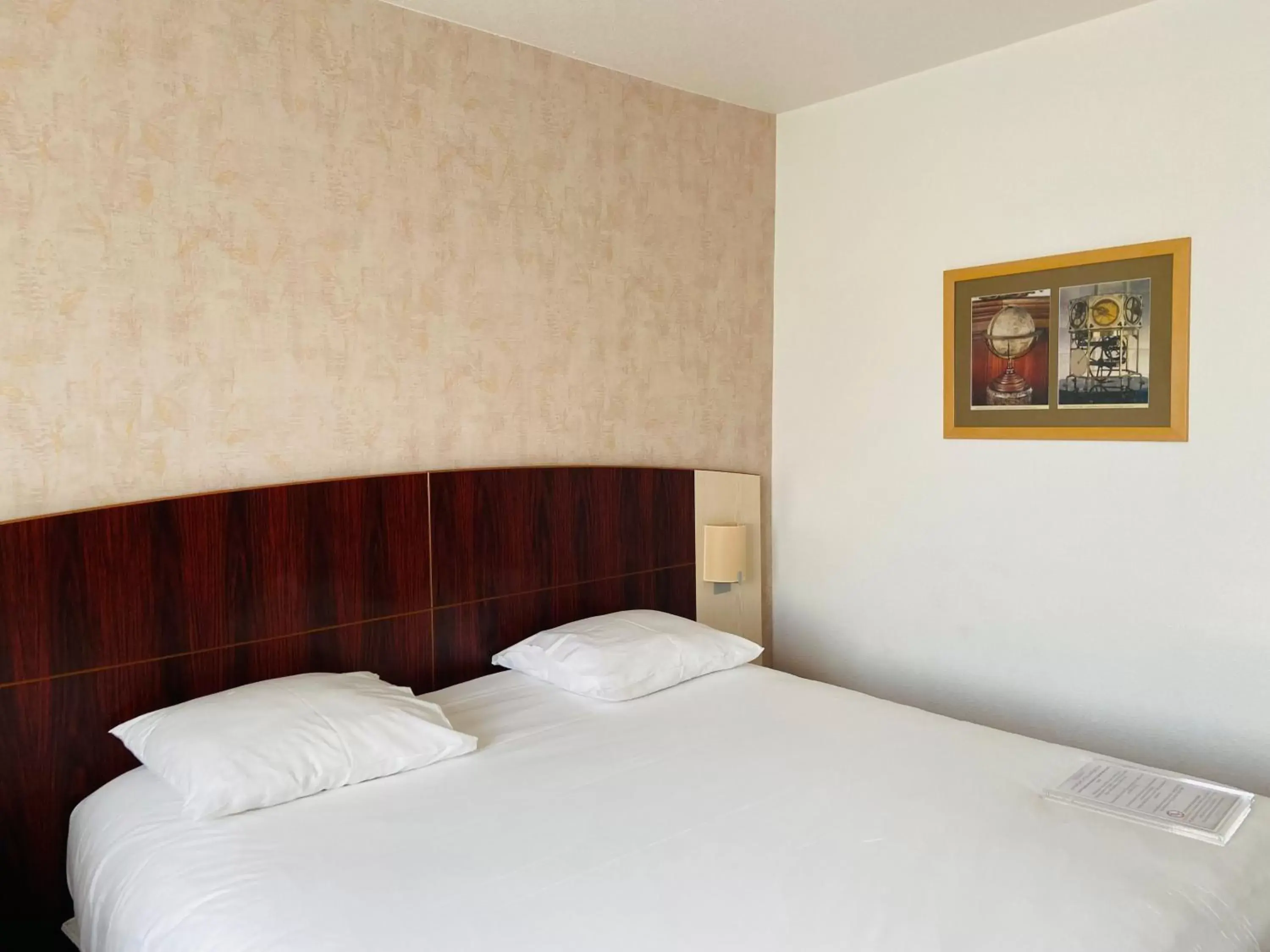 Bed in Mercure Besancon Parc Micaud - Hotel & Bar & Restaurant