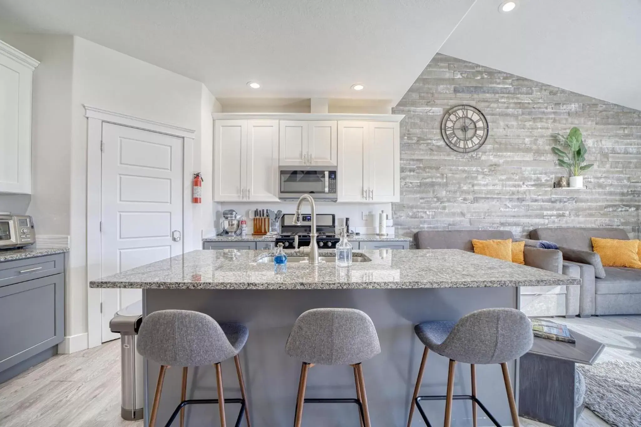 Dining Area in TJ Rancher - West Side Twin Falls