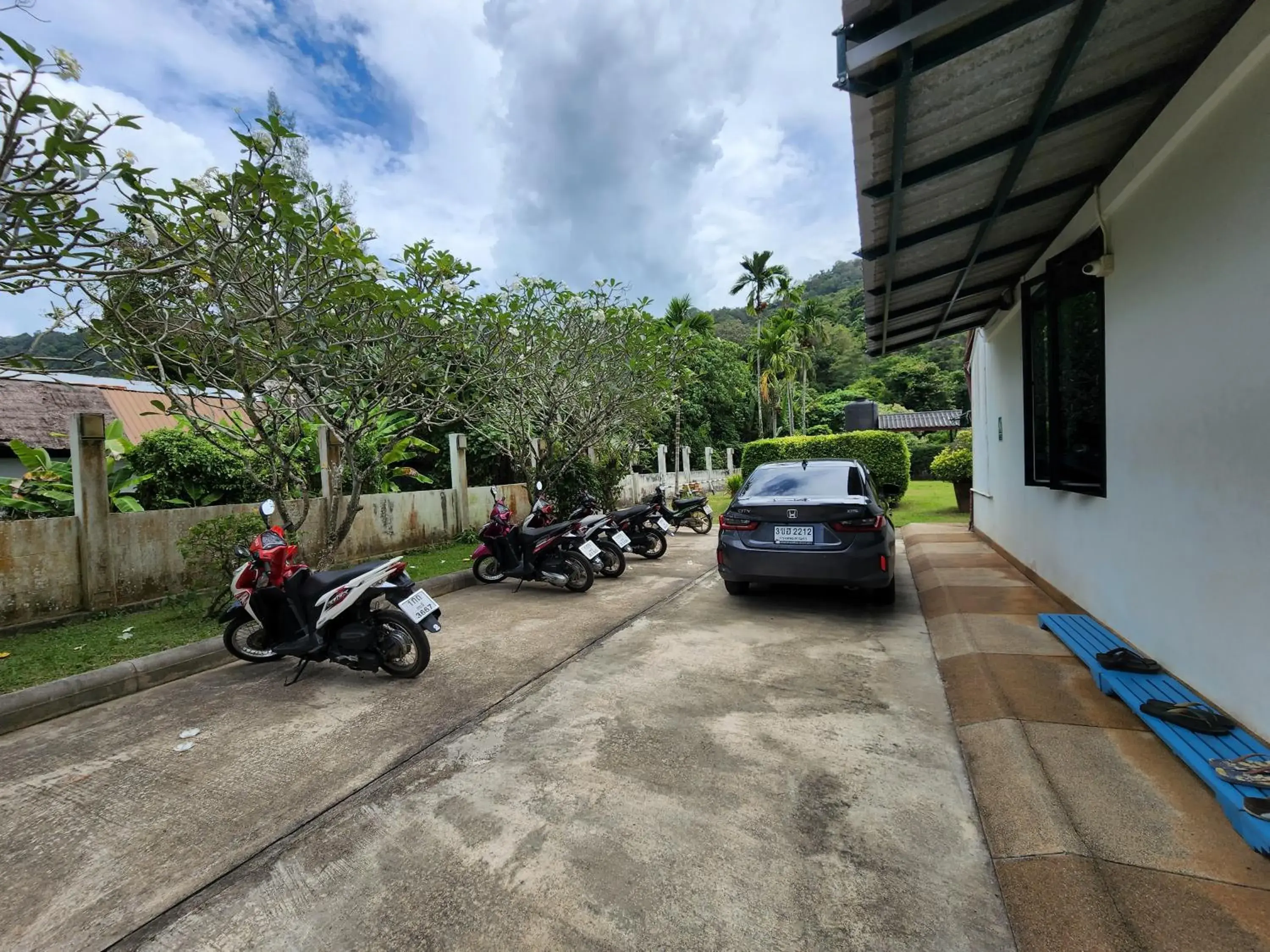 Parking in Lanta Mermaid Boutique House