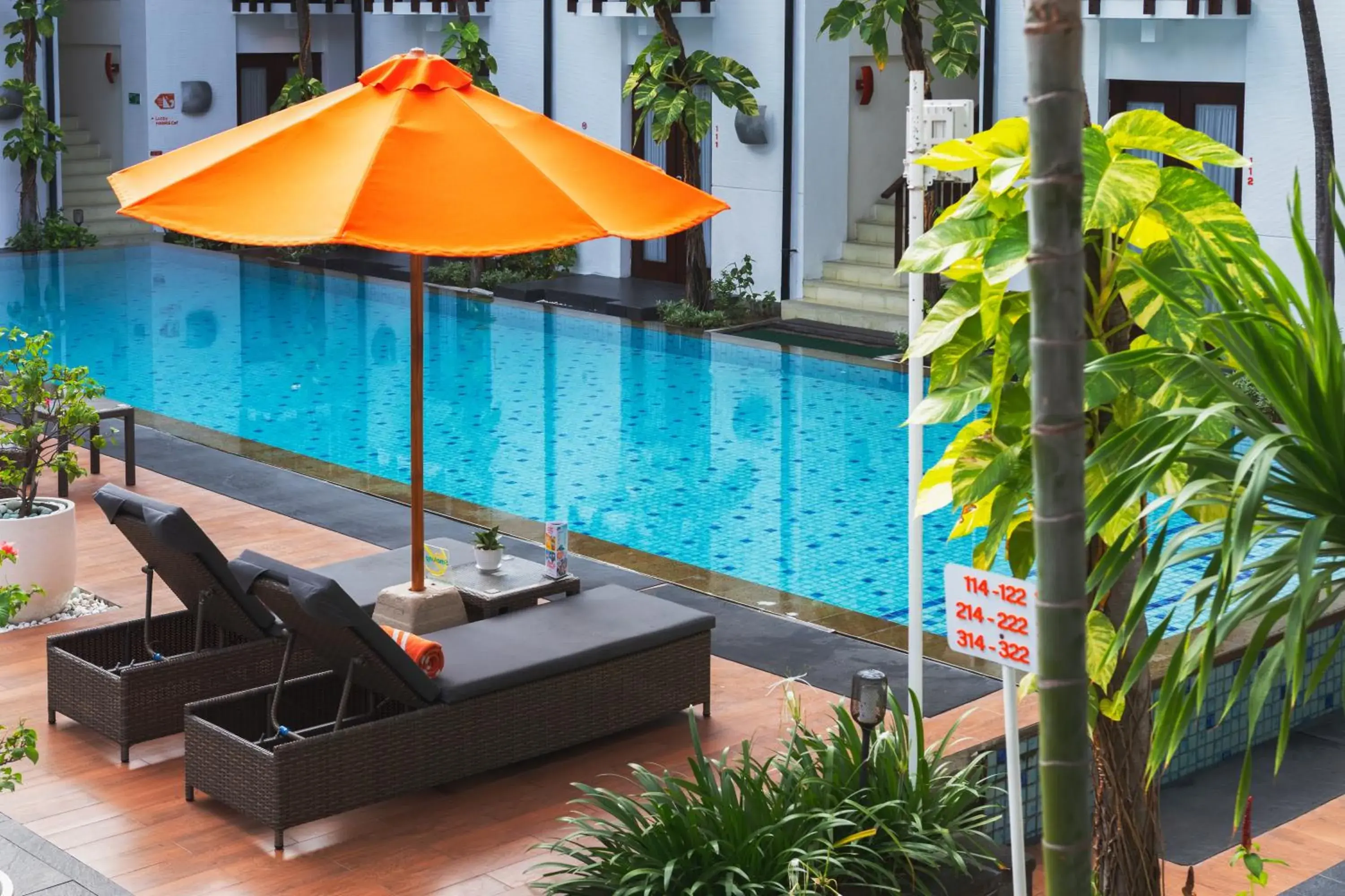 Swimming Pool in HARRIS Hotel Kuta Tuban Bali