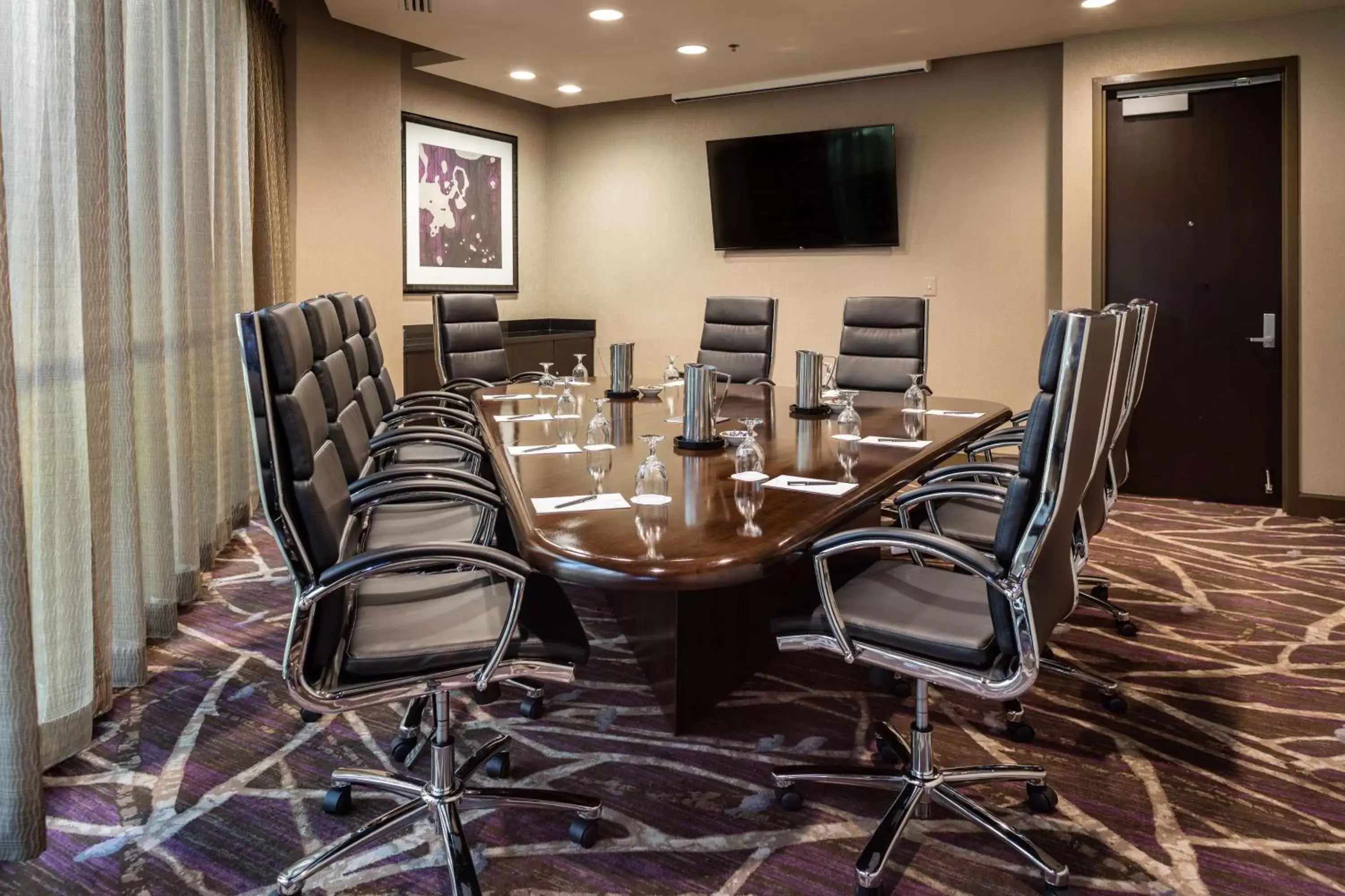 Meeting/conference room in Embassy Suites by Hilton Crystal City National Airport