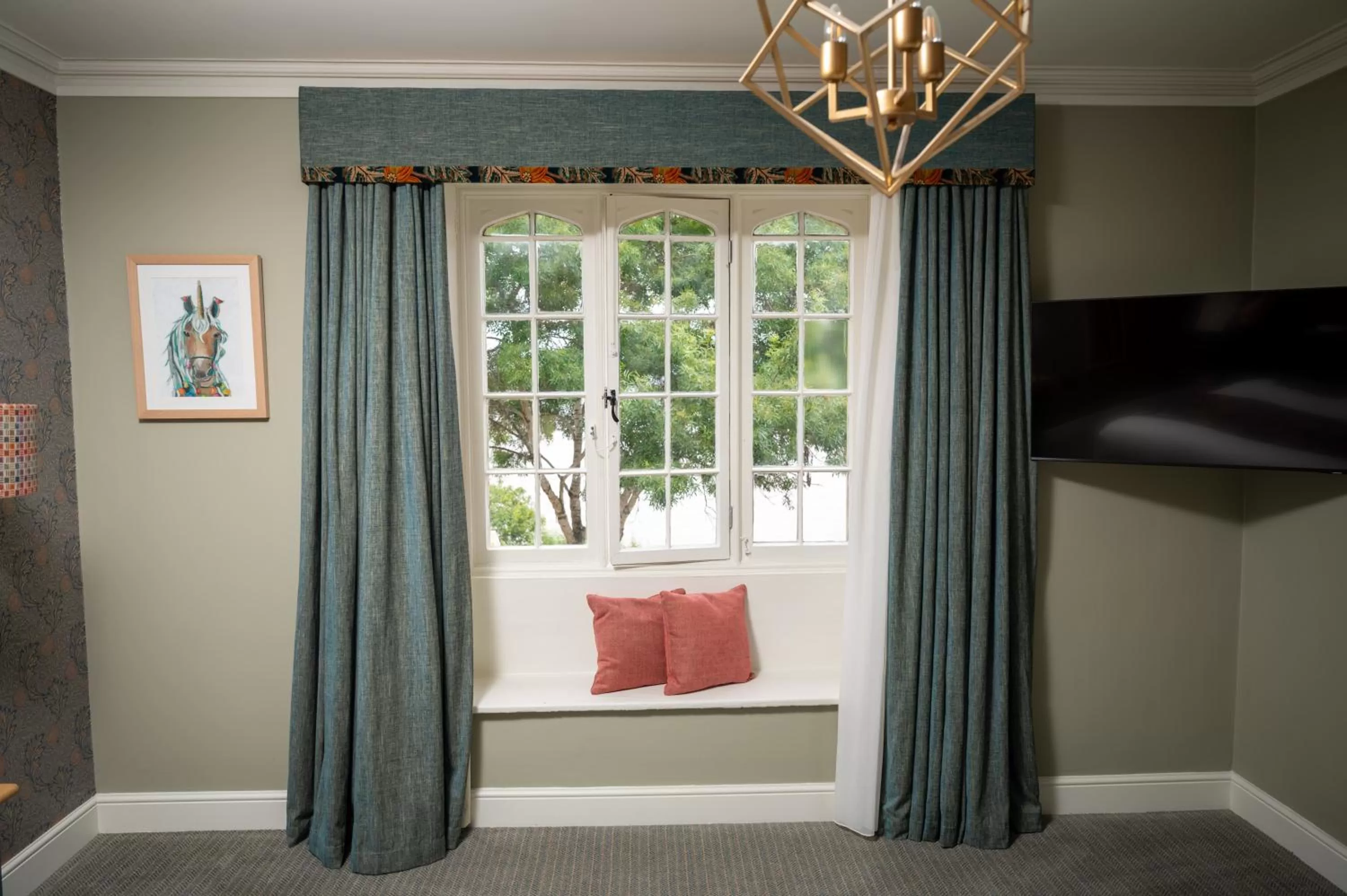 The Royal Inn by Chef & Brewer Collection