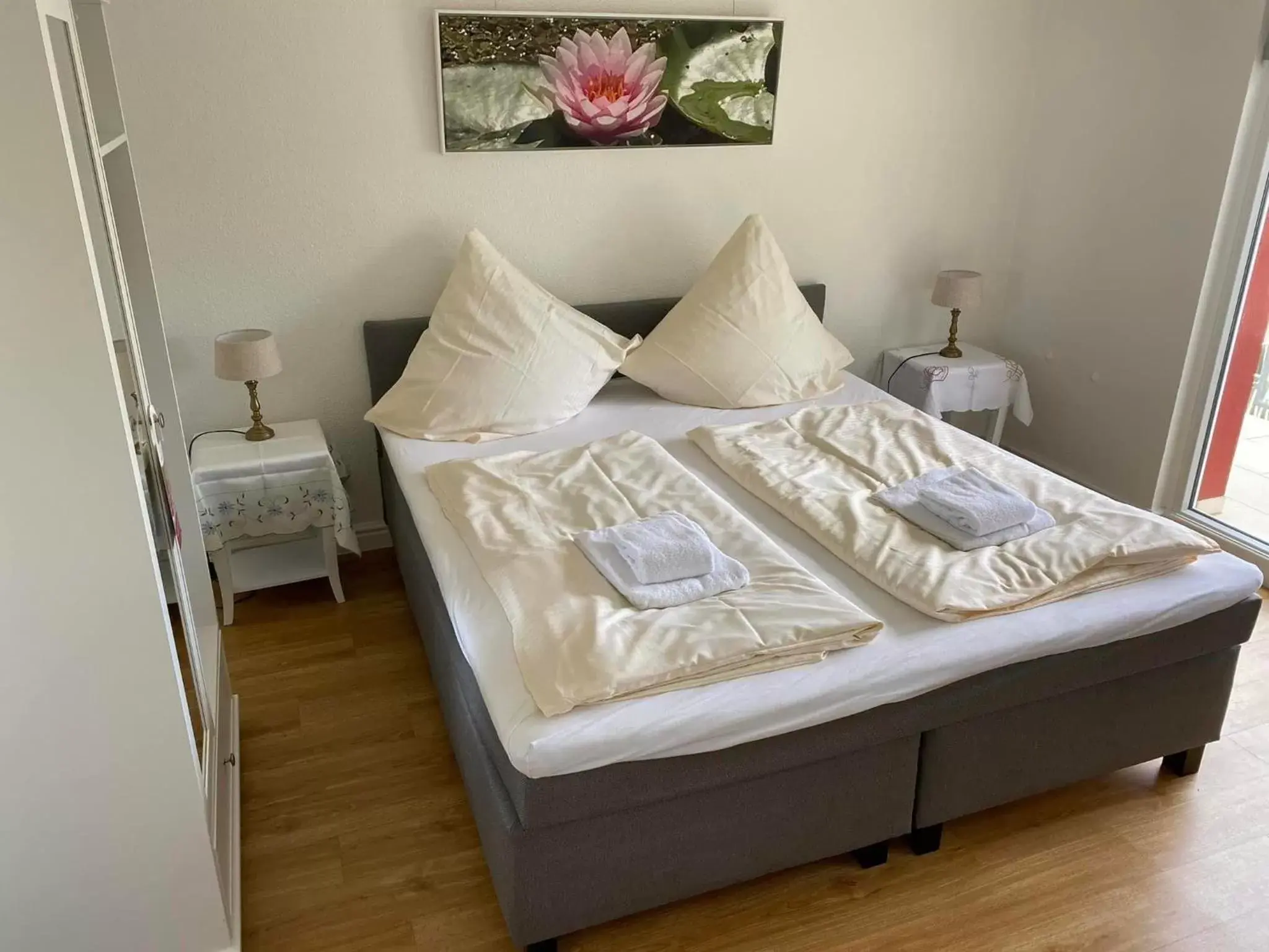 Double Room with Private Bathroom in Haus Adams - das Wohlfühl Gästehaus Double Room with Private Bathroom in Haus Adams - das Wohlfühl Gästehaus