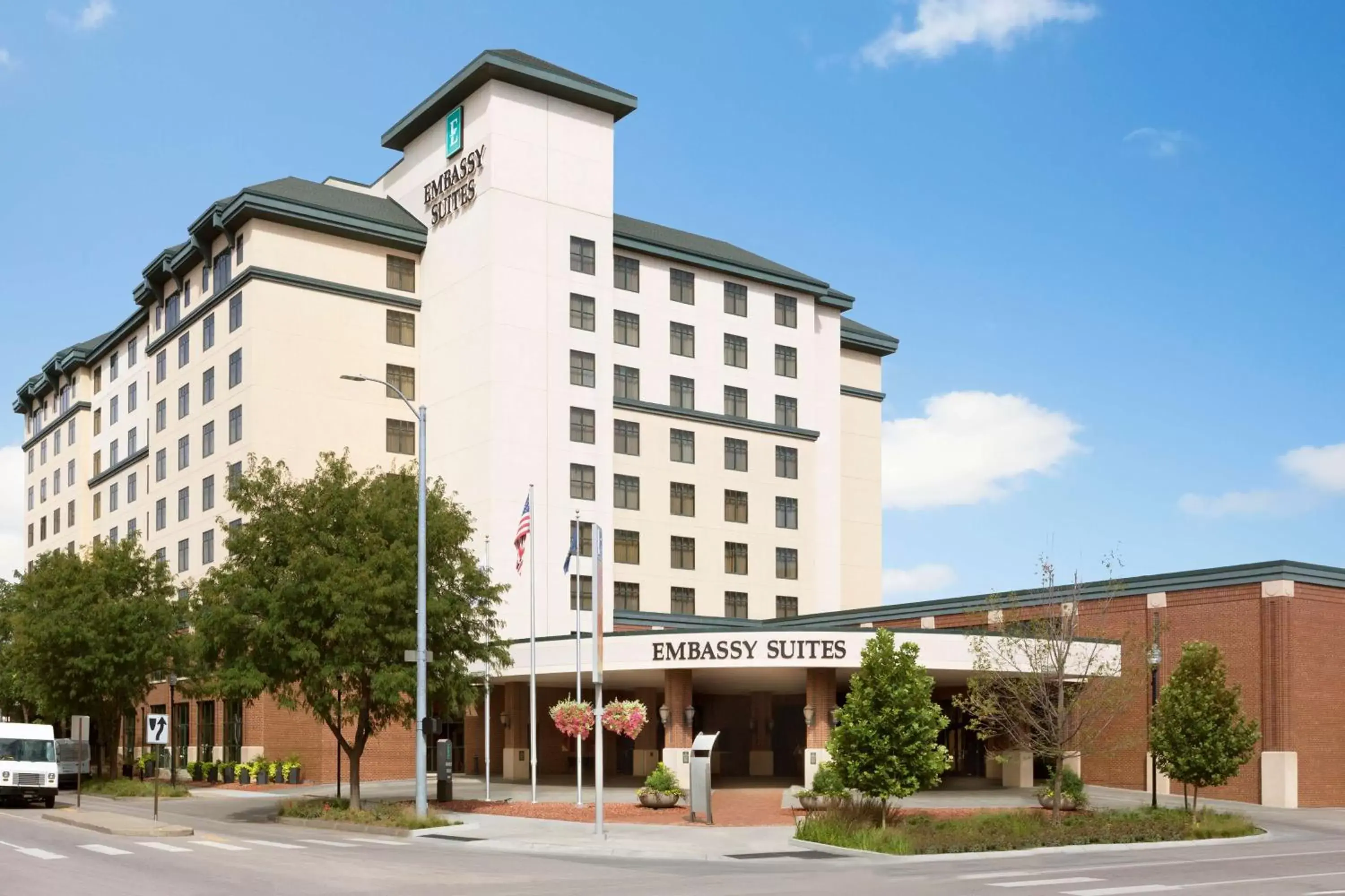 Property Building in Embassy Suites Lincoln