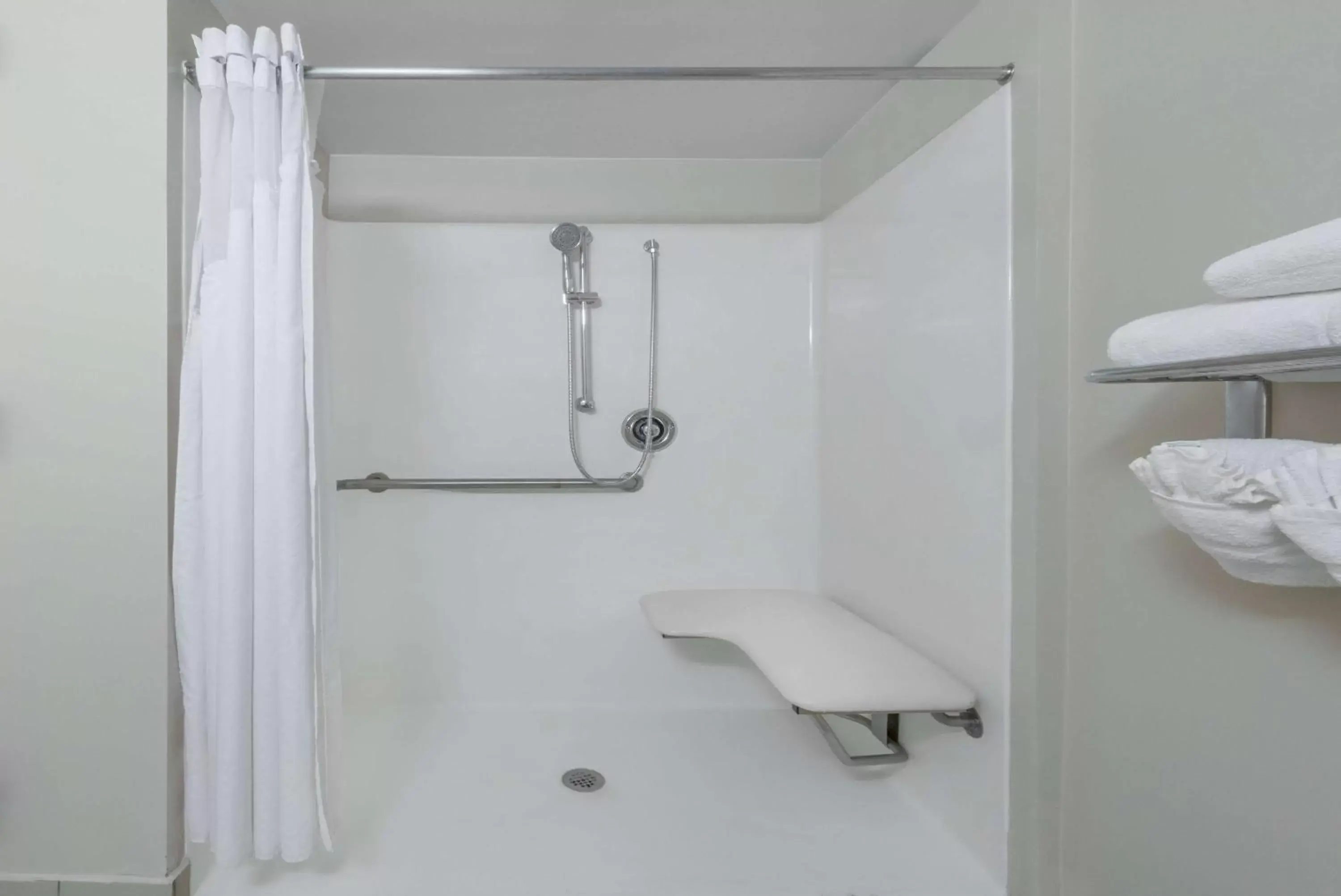 Photo of the whole room, Bathroom in Hotel AVA Laredo