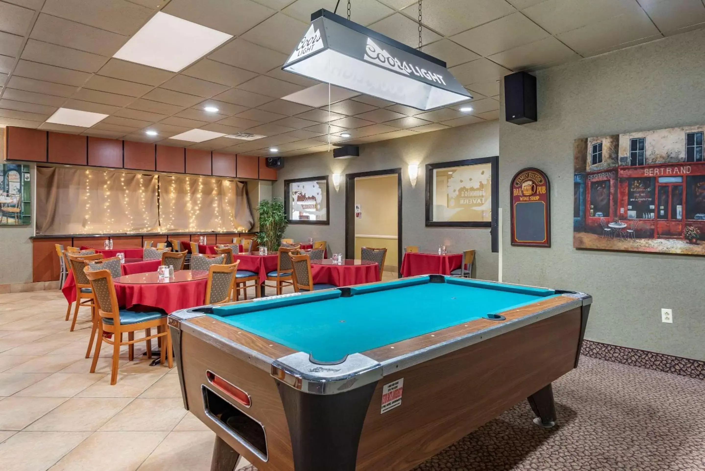 Restaurant/places to eat, Billiards in Quality Inn & Suites Vestal Binghamton near University