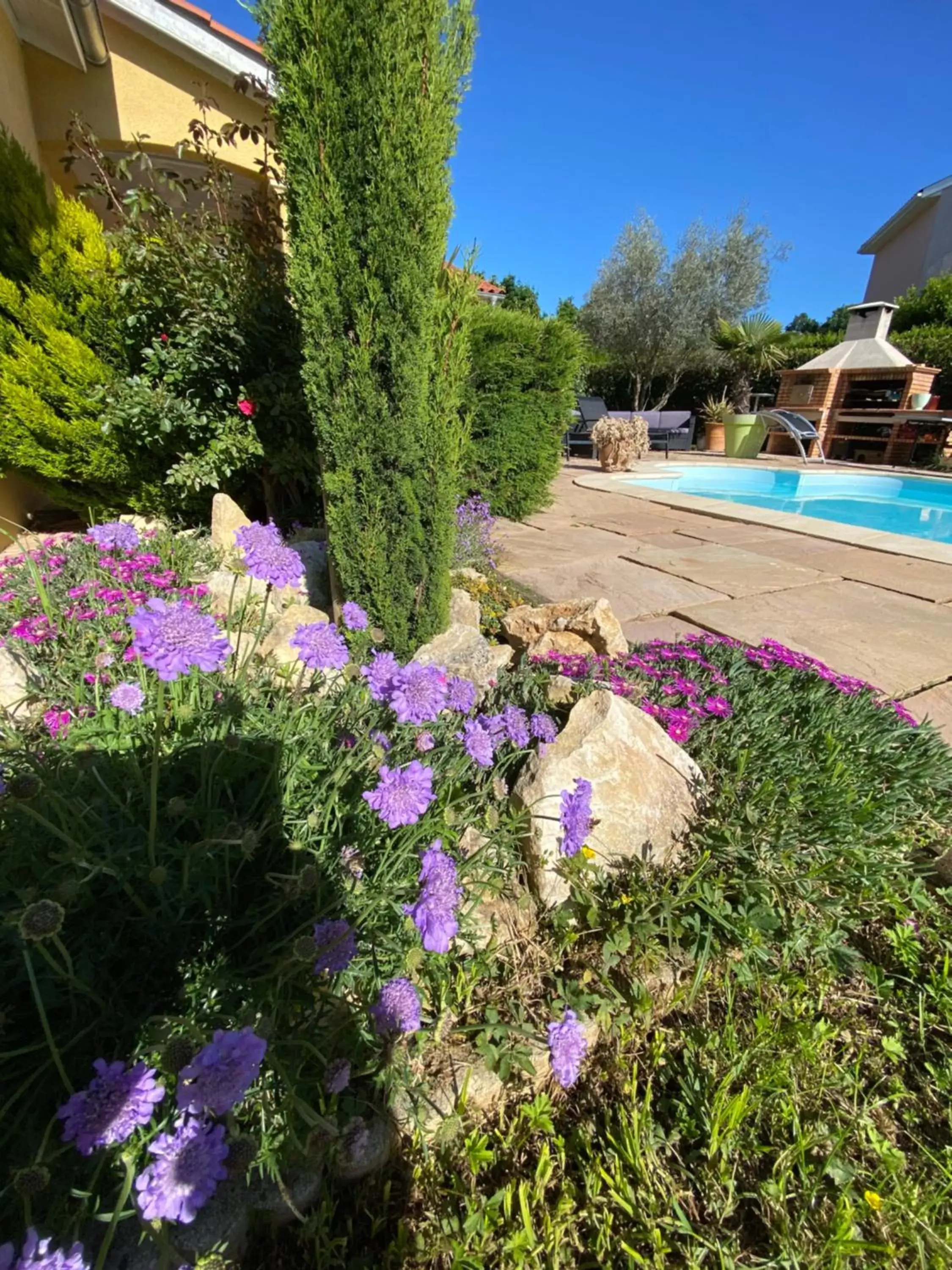 Swimming Pool in Chambres dans villa avec piscine