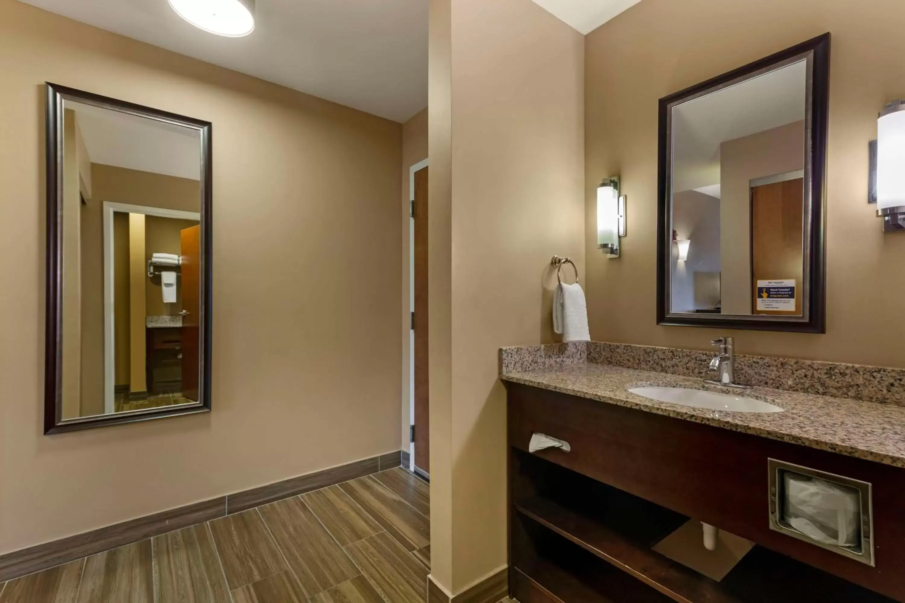 Bathroom in Best Western Plus Miami Executive Airport Hotel and Suites