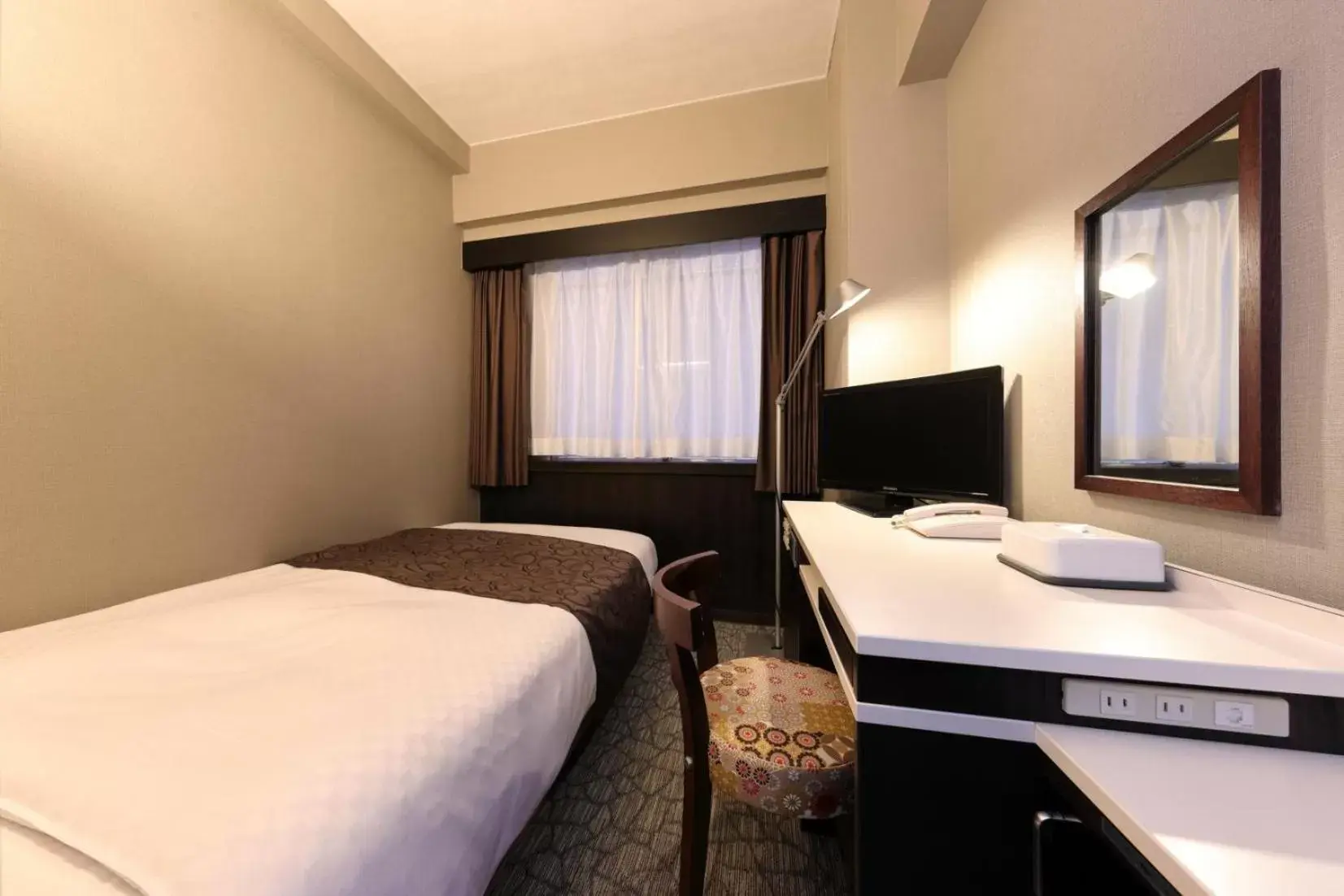 Bed in Nagoya Fushimi Mont-Blanc Hotel