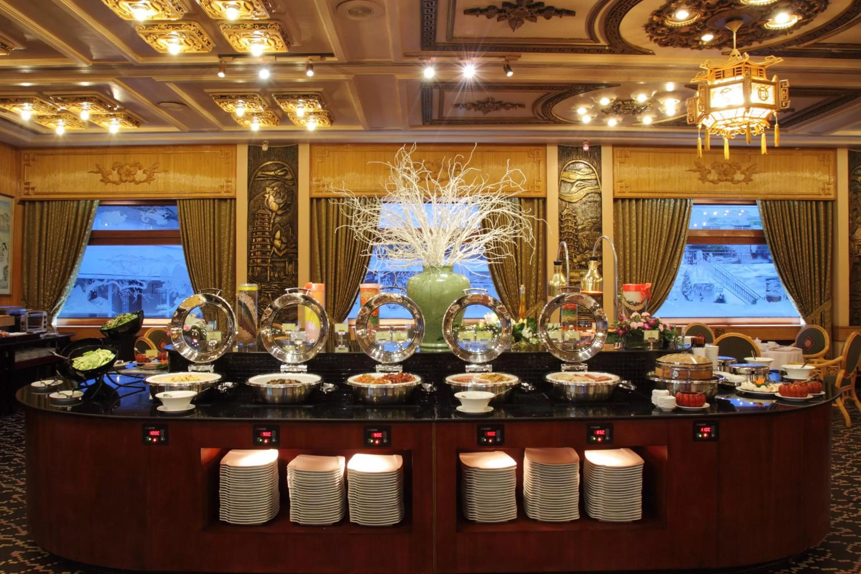 Restaurant/places to eat in Rex Hotel