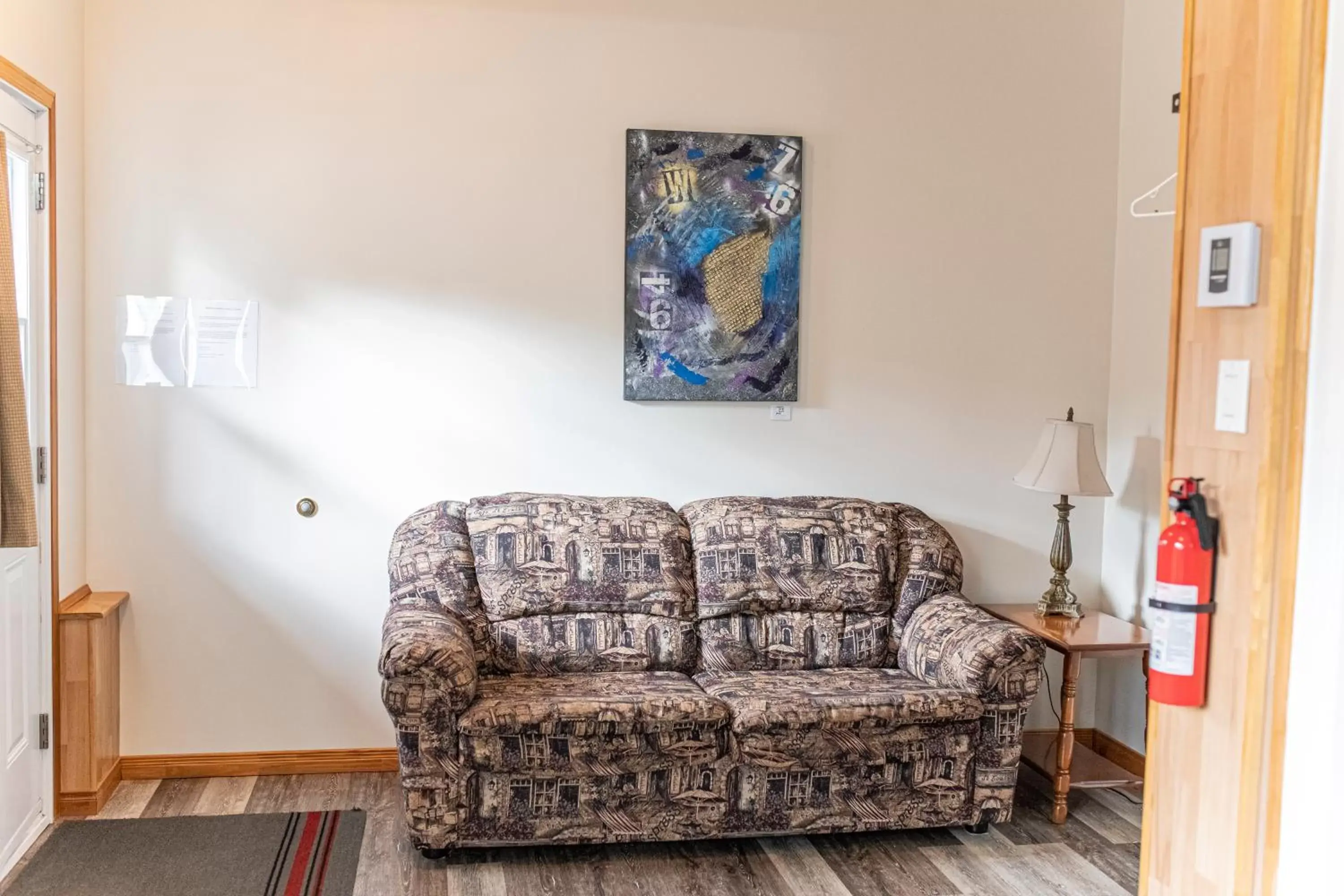 Living room, Seating Area in Motel Et Condo Chez Charley