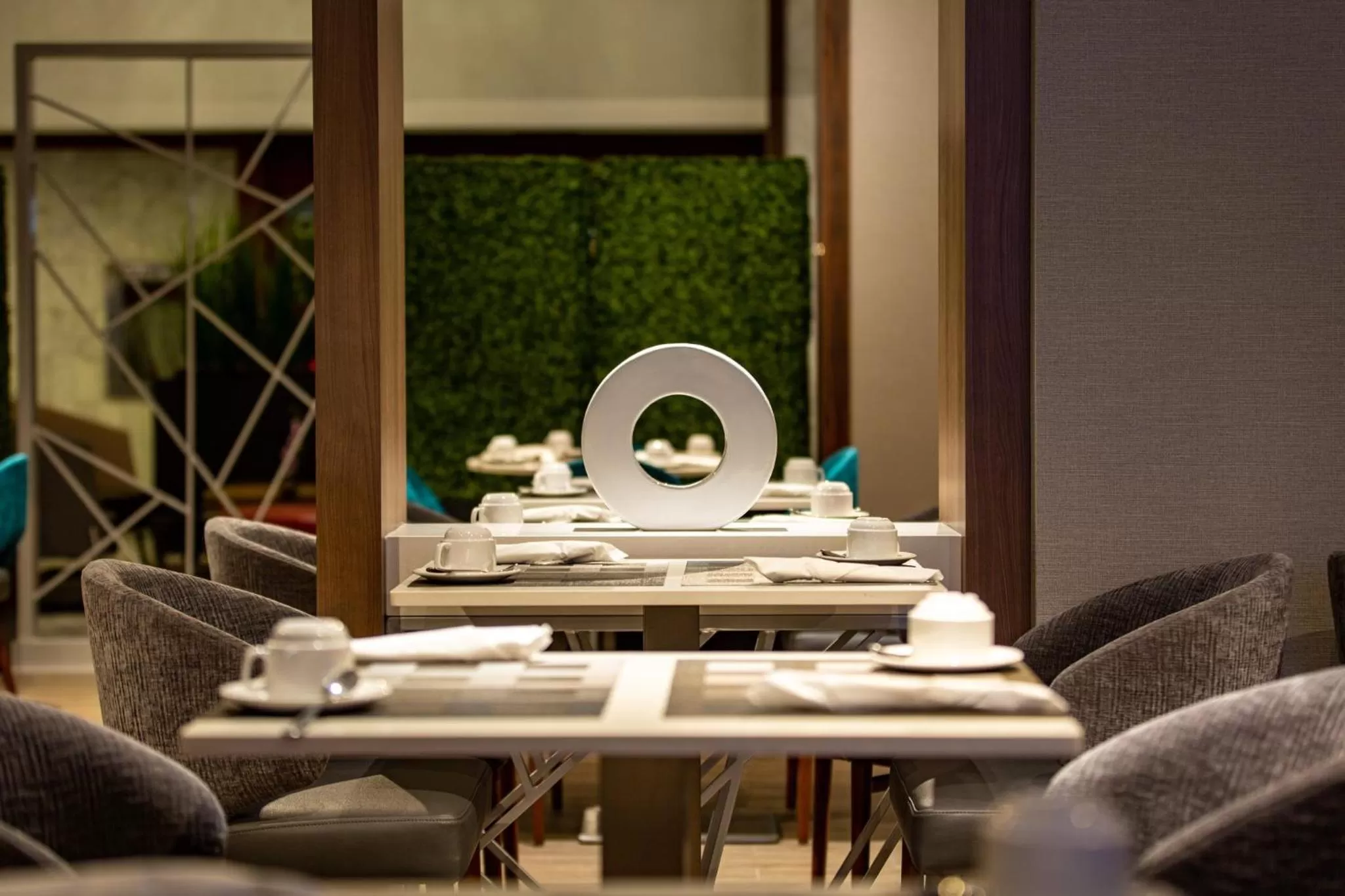 Restaurant/places to eat in Holiday Inn Toronto Downtown Centre by IHG