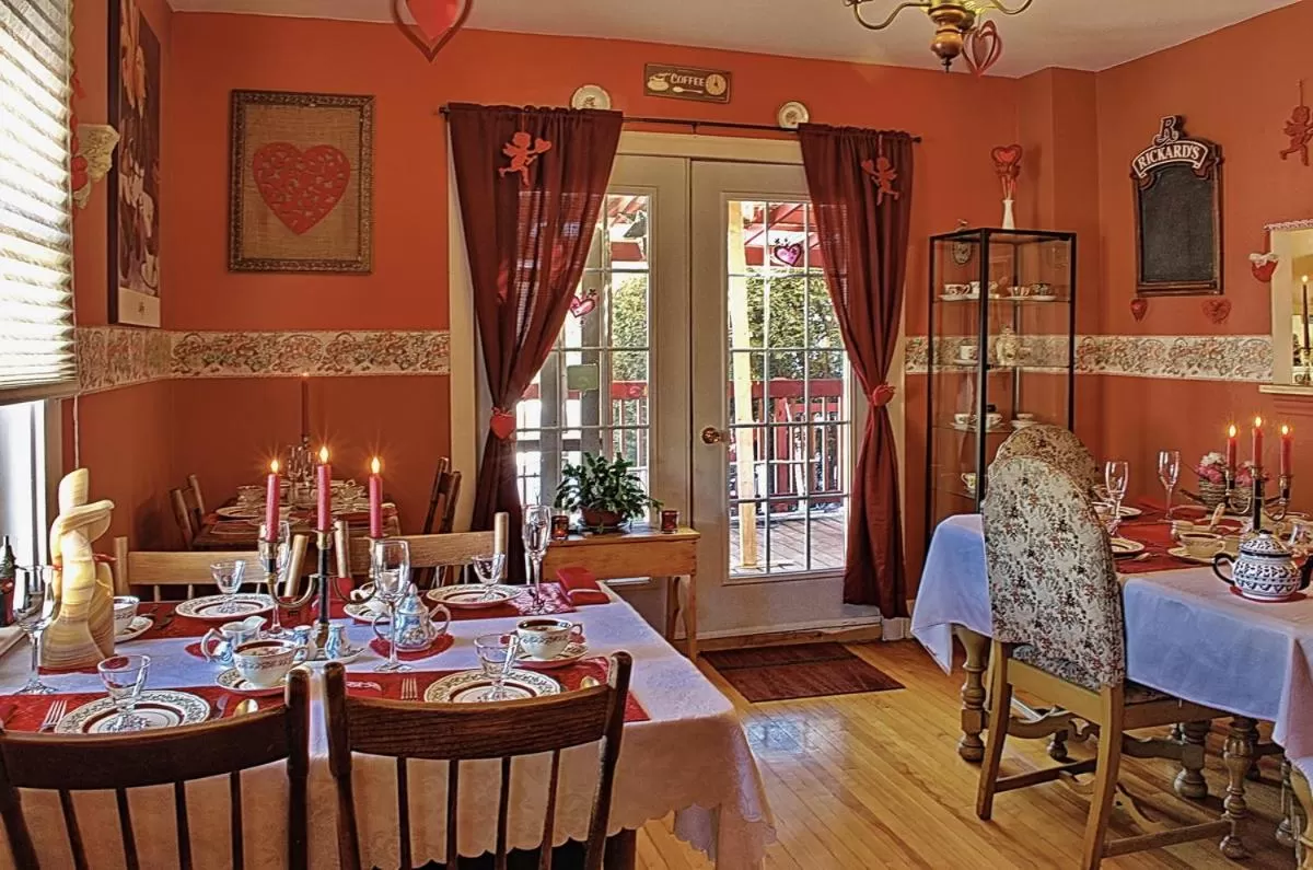 Dining area, Restaurant/Places to Eat in À Amour et Amitié