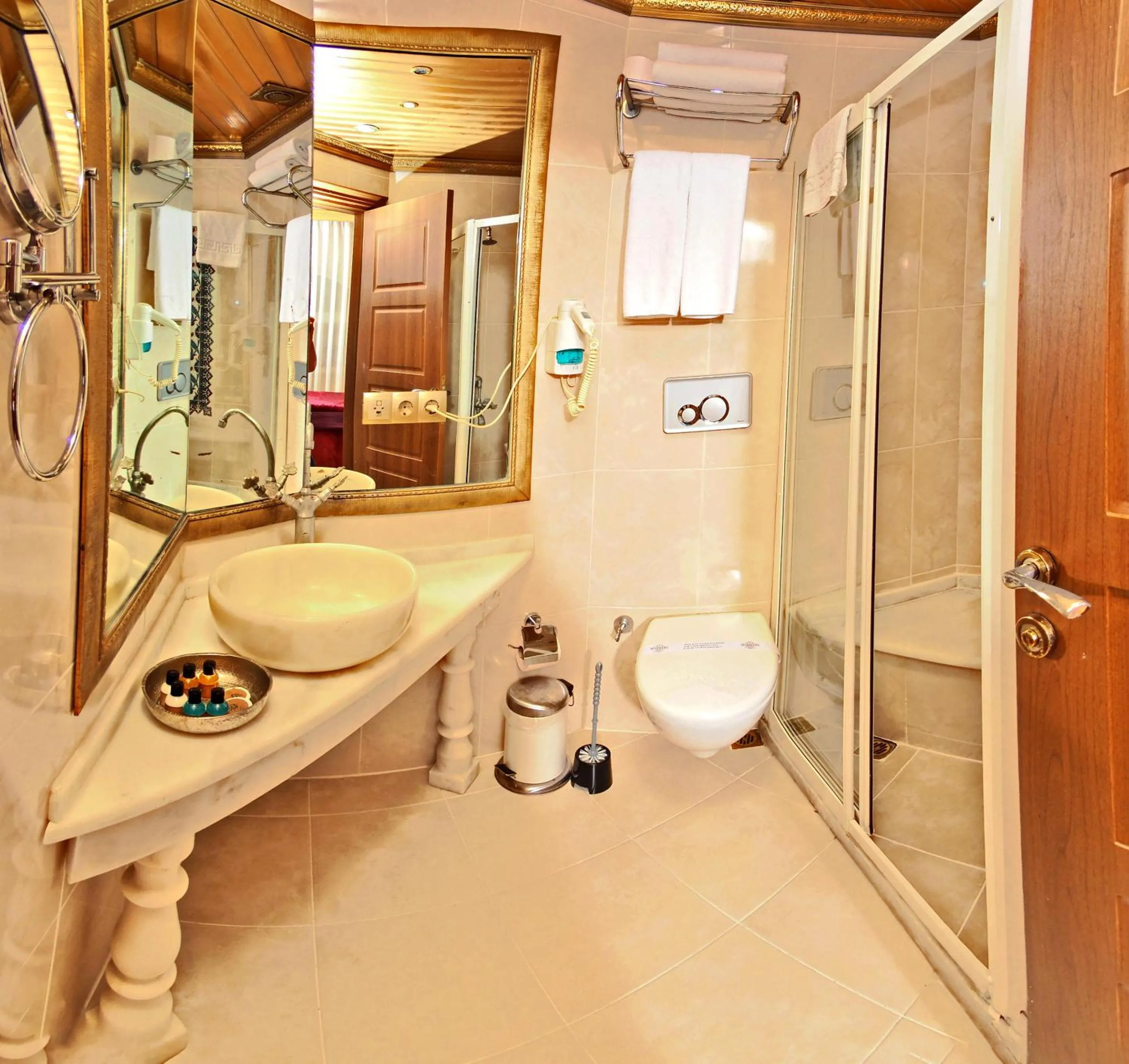 Marmara Deluxe Hotel