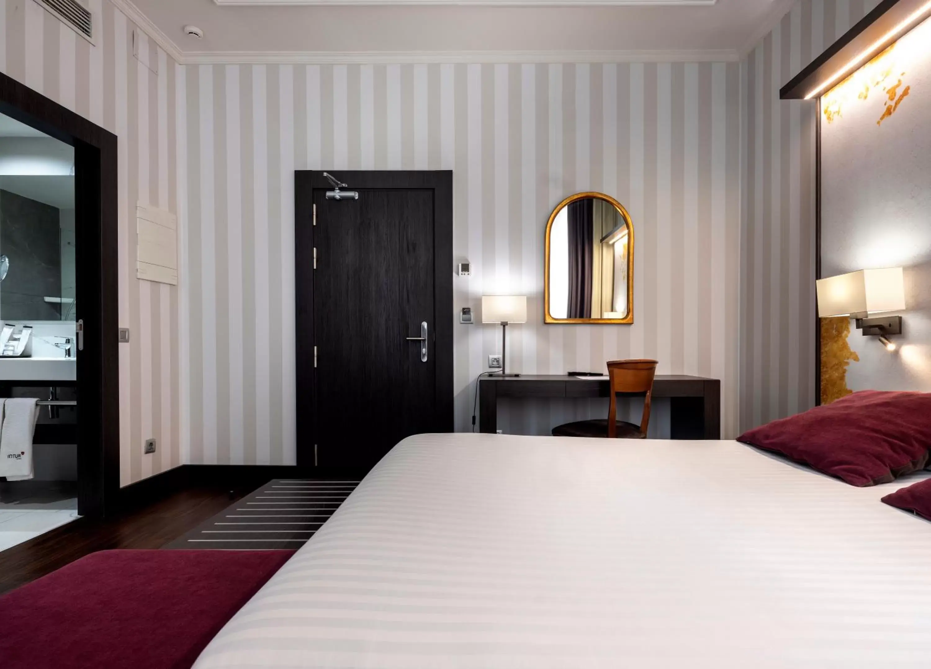 Bedroom, Bed in Intur Palacio San Martin