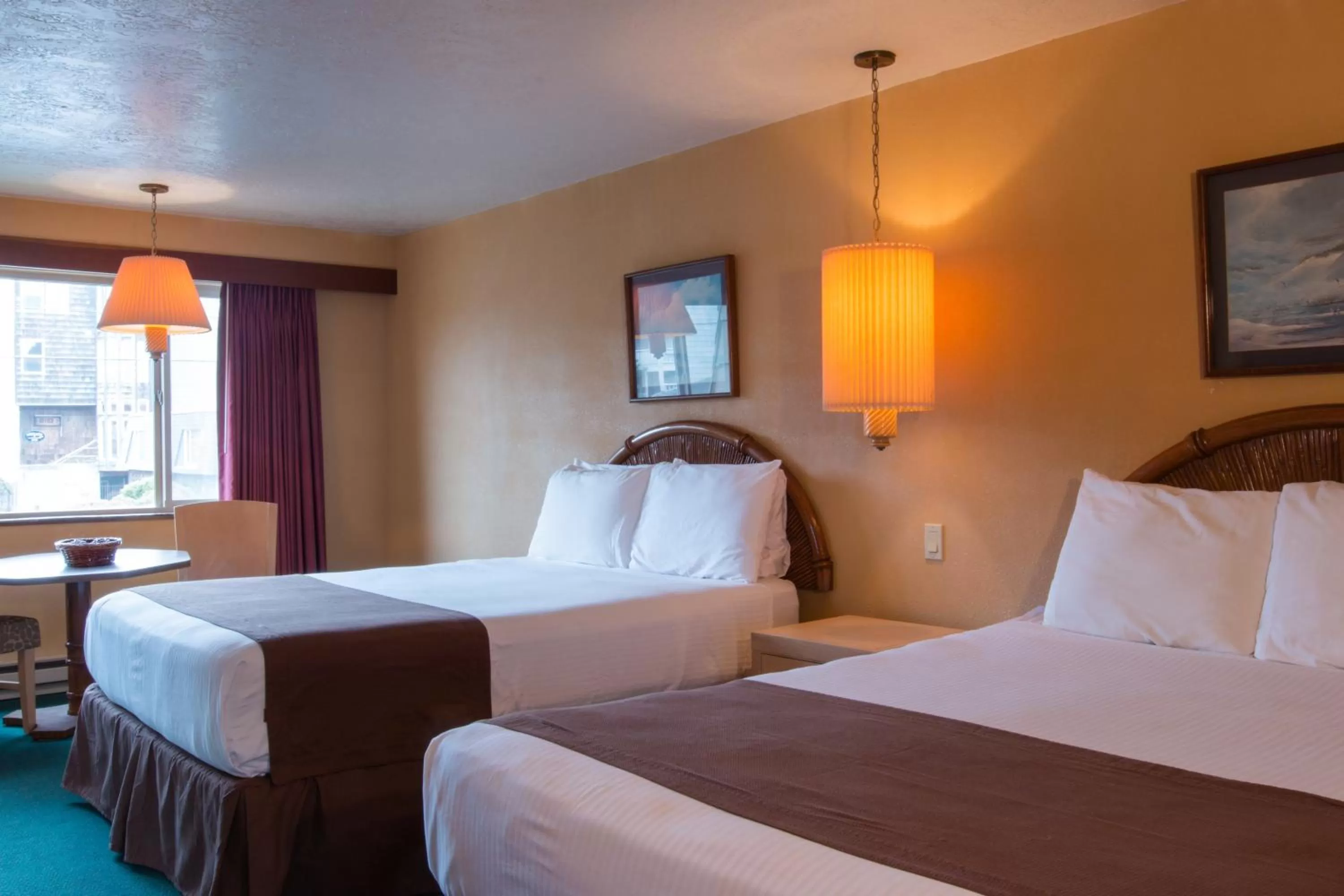 Photo of the whole room, Bed in Hi Tide Oceanfront Inn