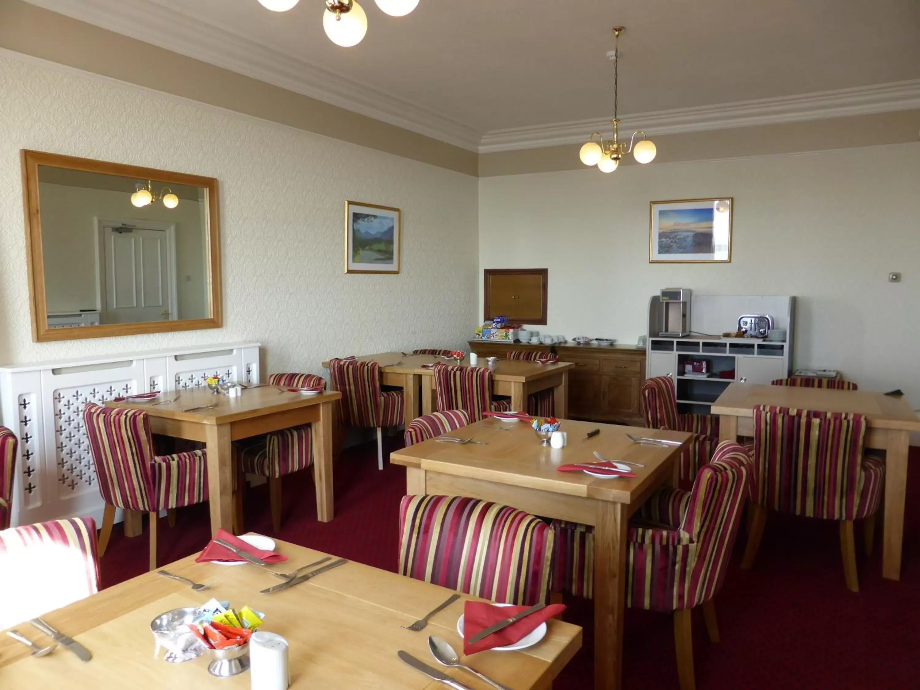 Restaurant/Places to Eat in Bailey Ground Lodge
