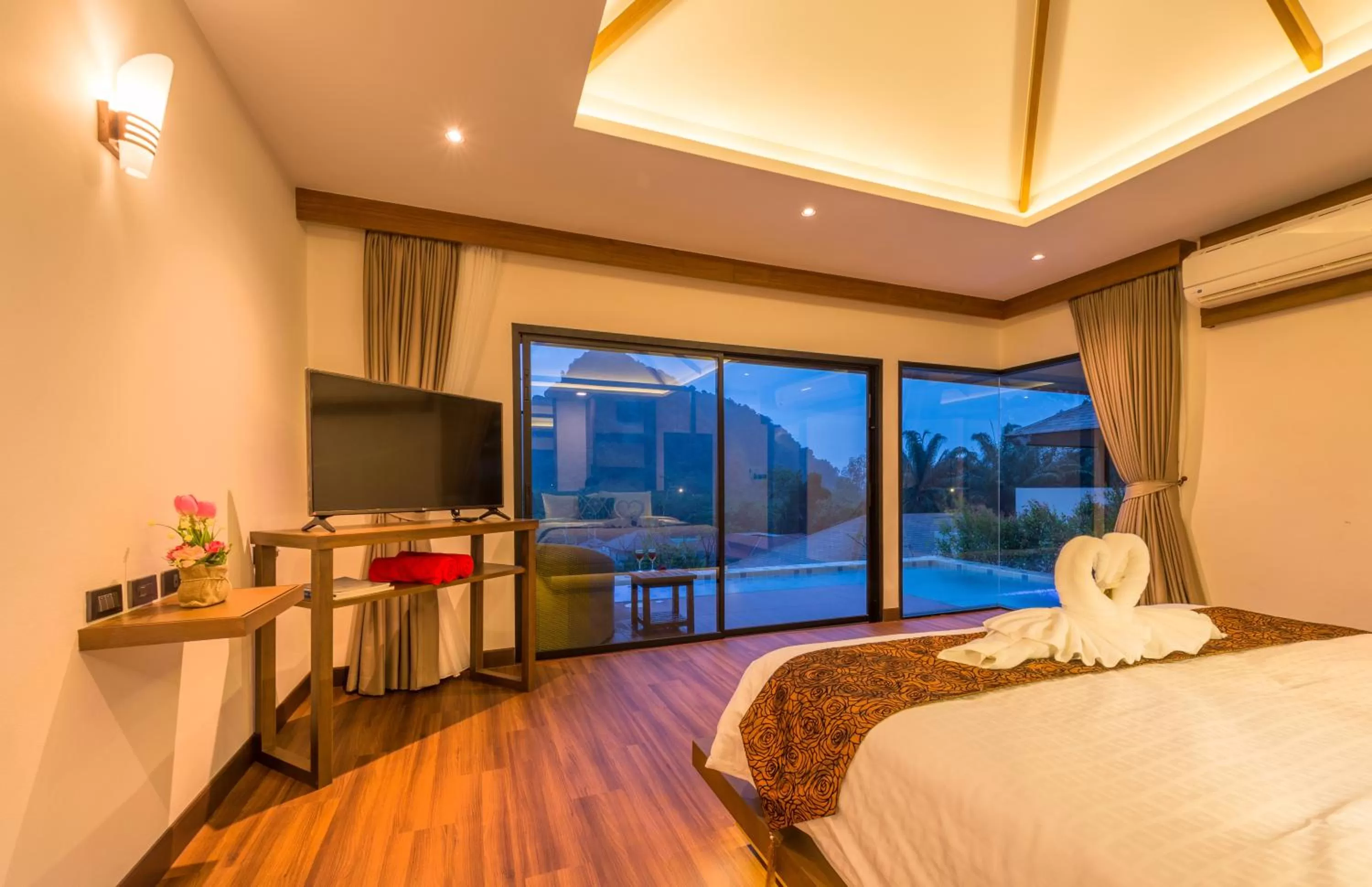 Communal lounge/ TV room, Bed in Cher​mantra​ Aonang​ Resort & Pool​ Suite