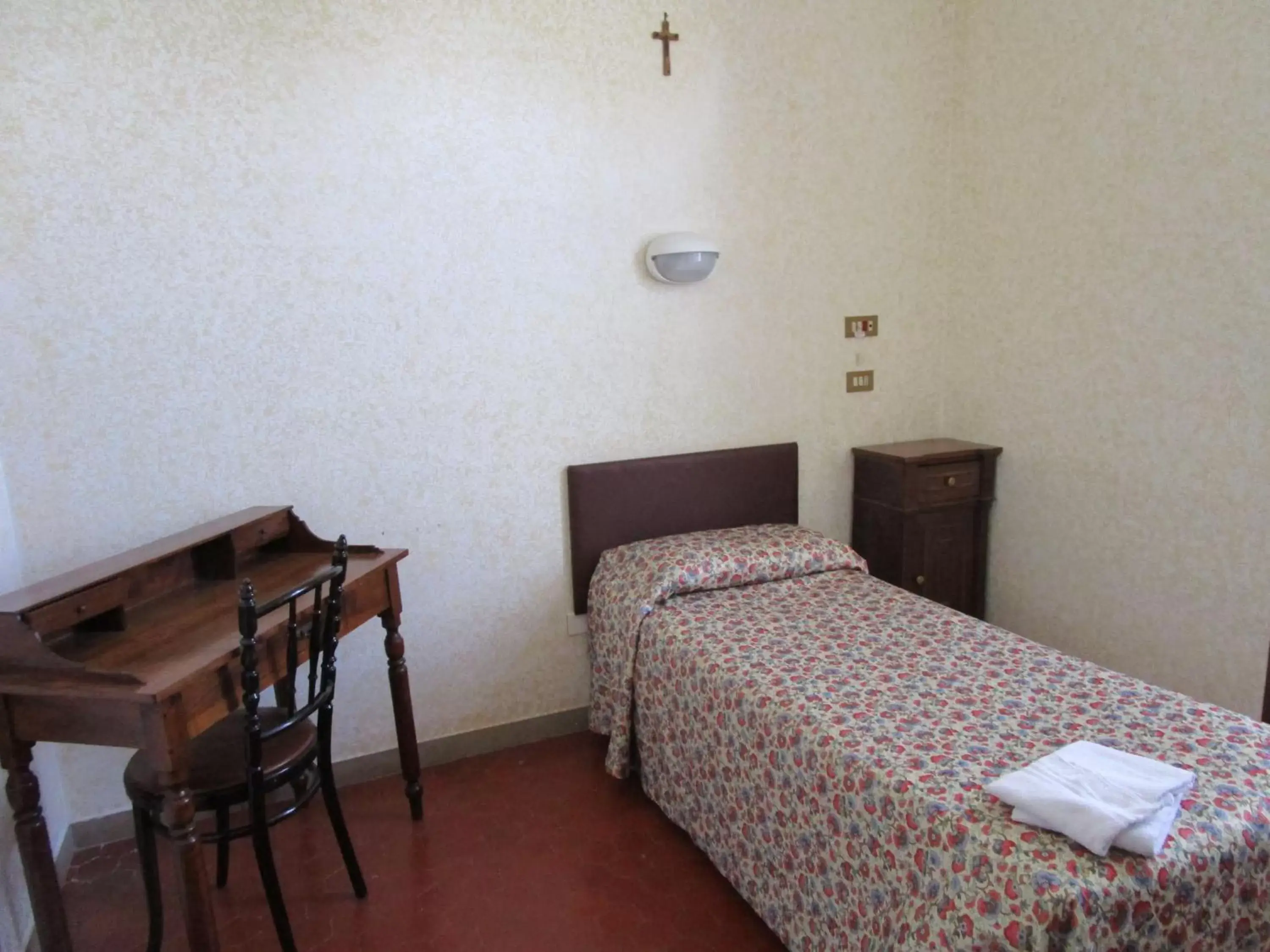 Bedroom, Bed in Casa S. Giuseppe di Cluny