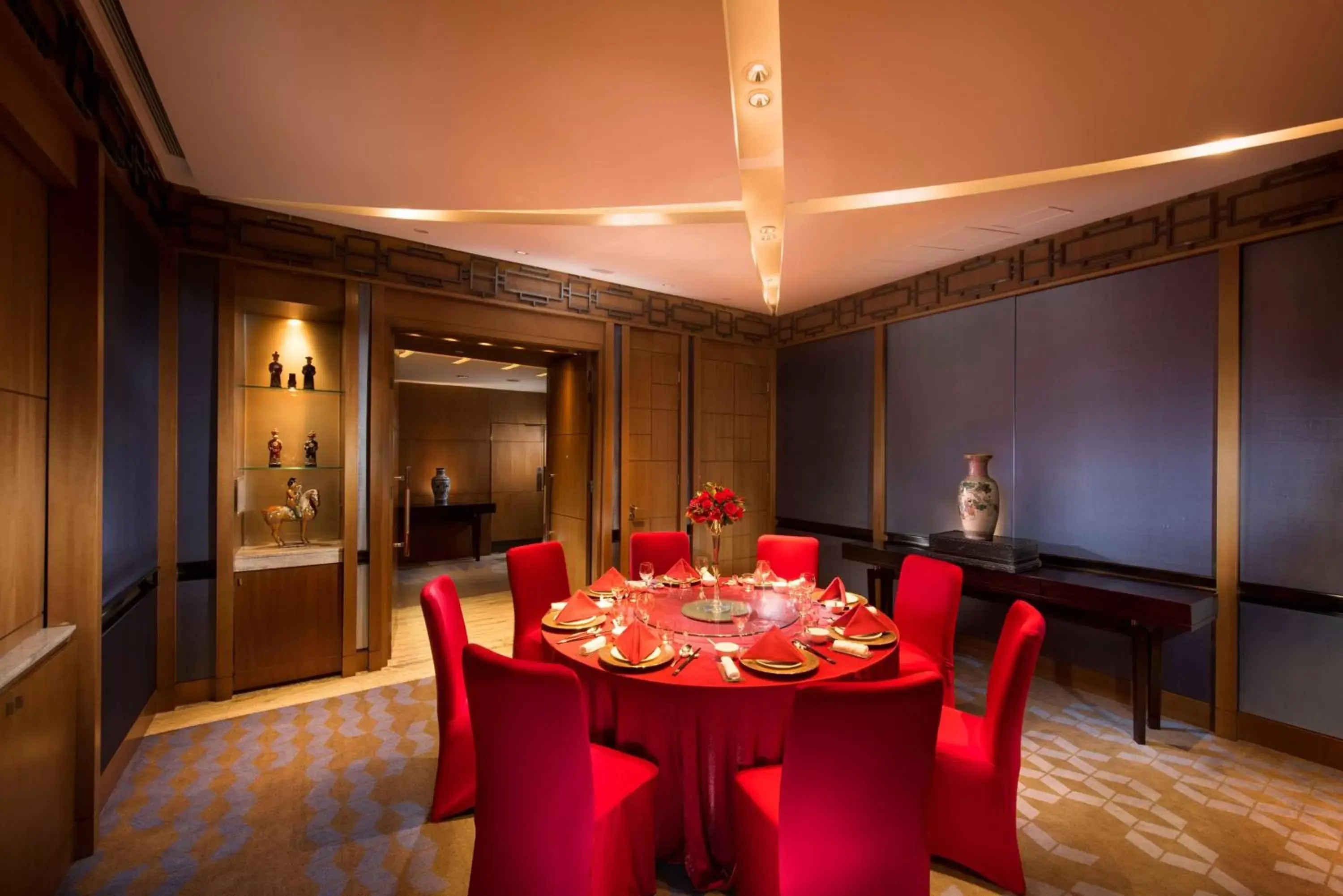 Meeting/conference room, Restaurant/Places to Eat in Hilton Beijing Hotel