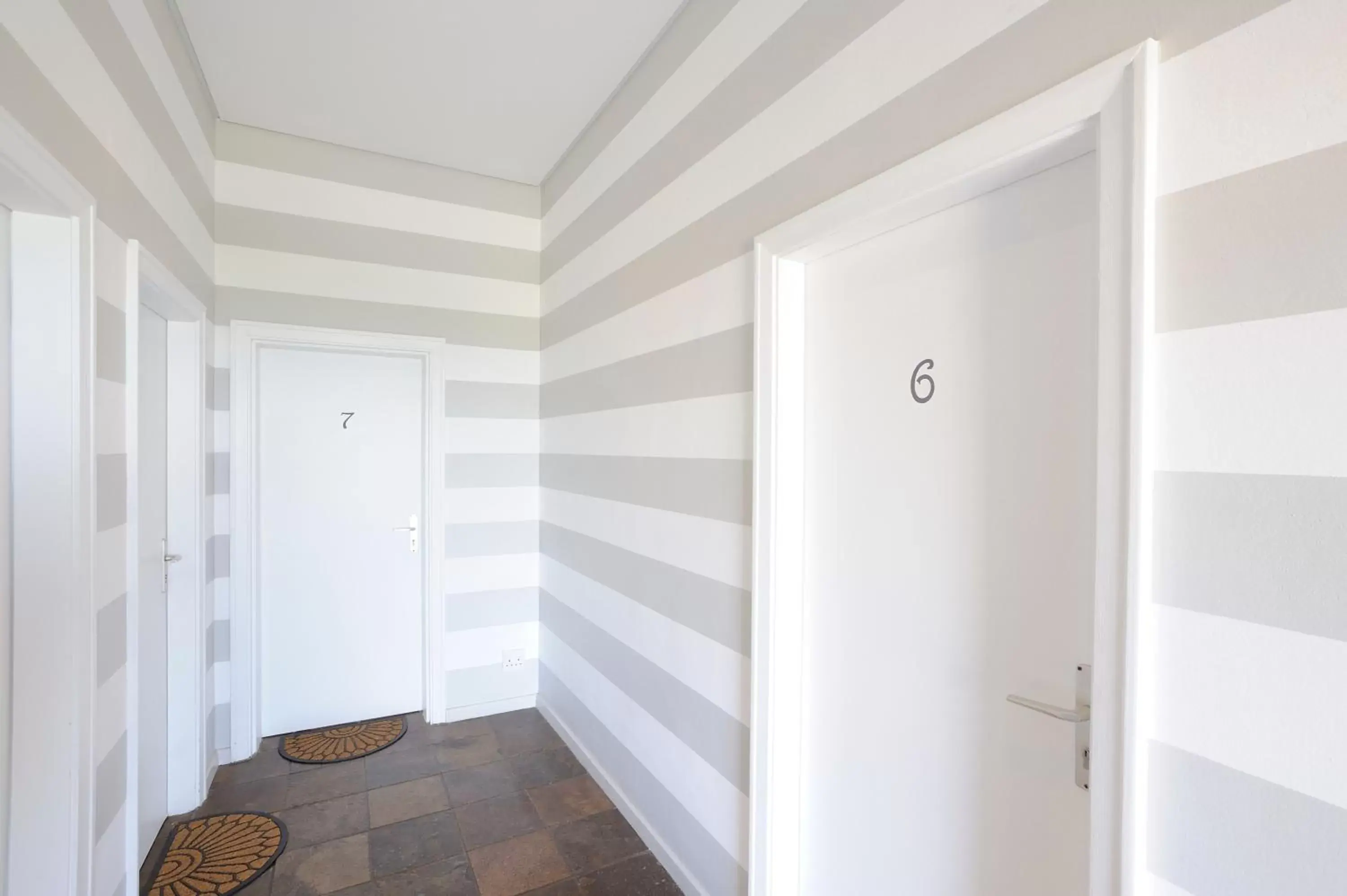 Partial Sea Facing Twin Room in Oyster Box Guesthouse Partial Sea Facing Twin Room in Oyster Box Guesthouse