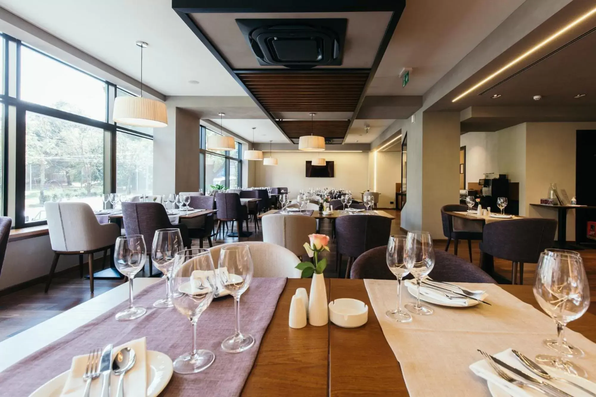 Restaurant/Places to Eat in Central Point Hotel Beograd