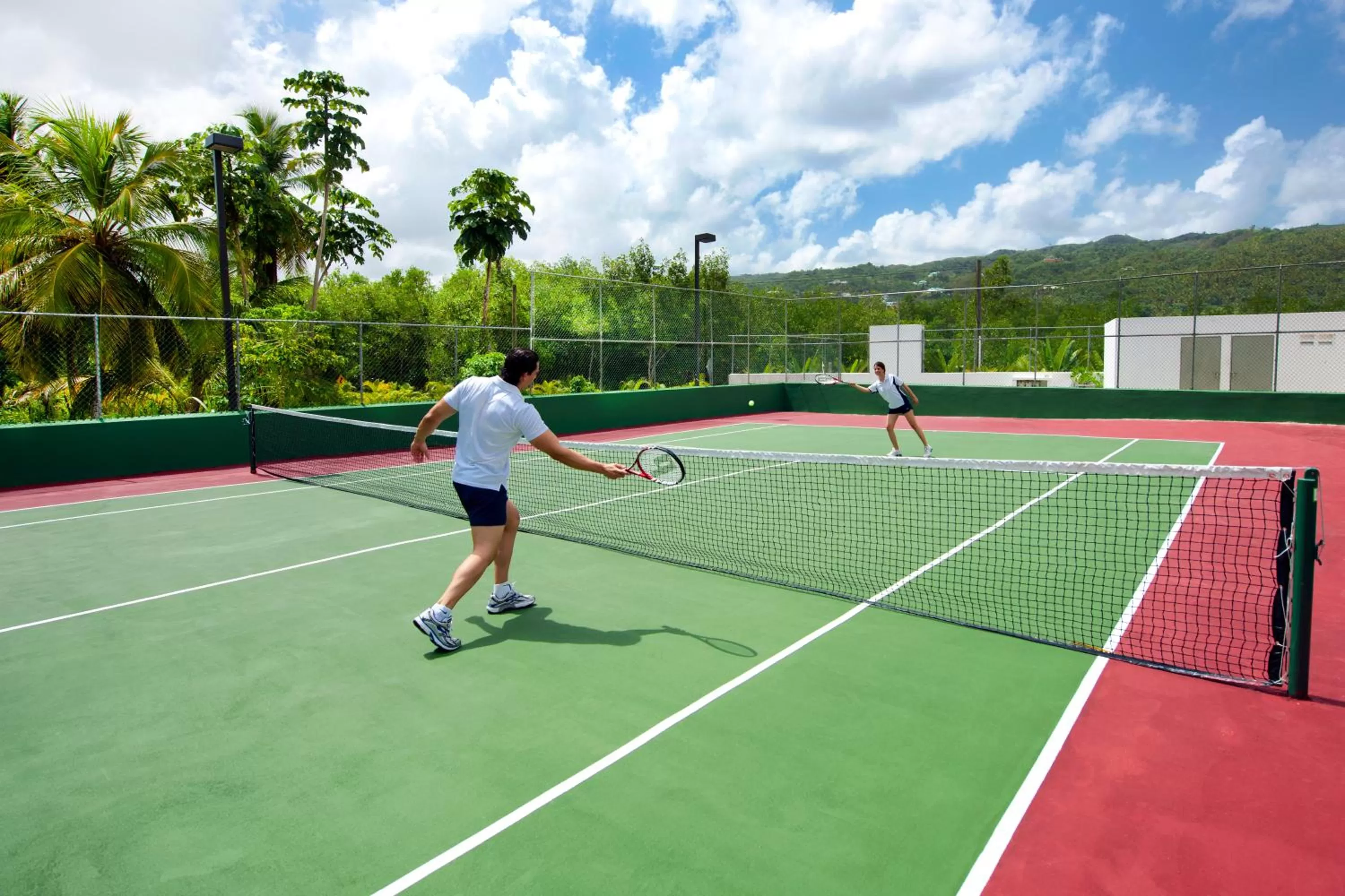 Tennis court in Sublime Samana