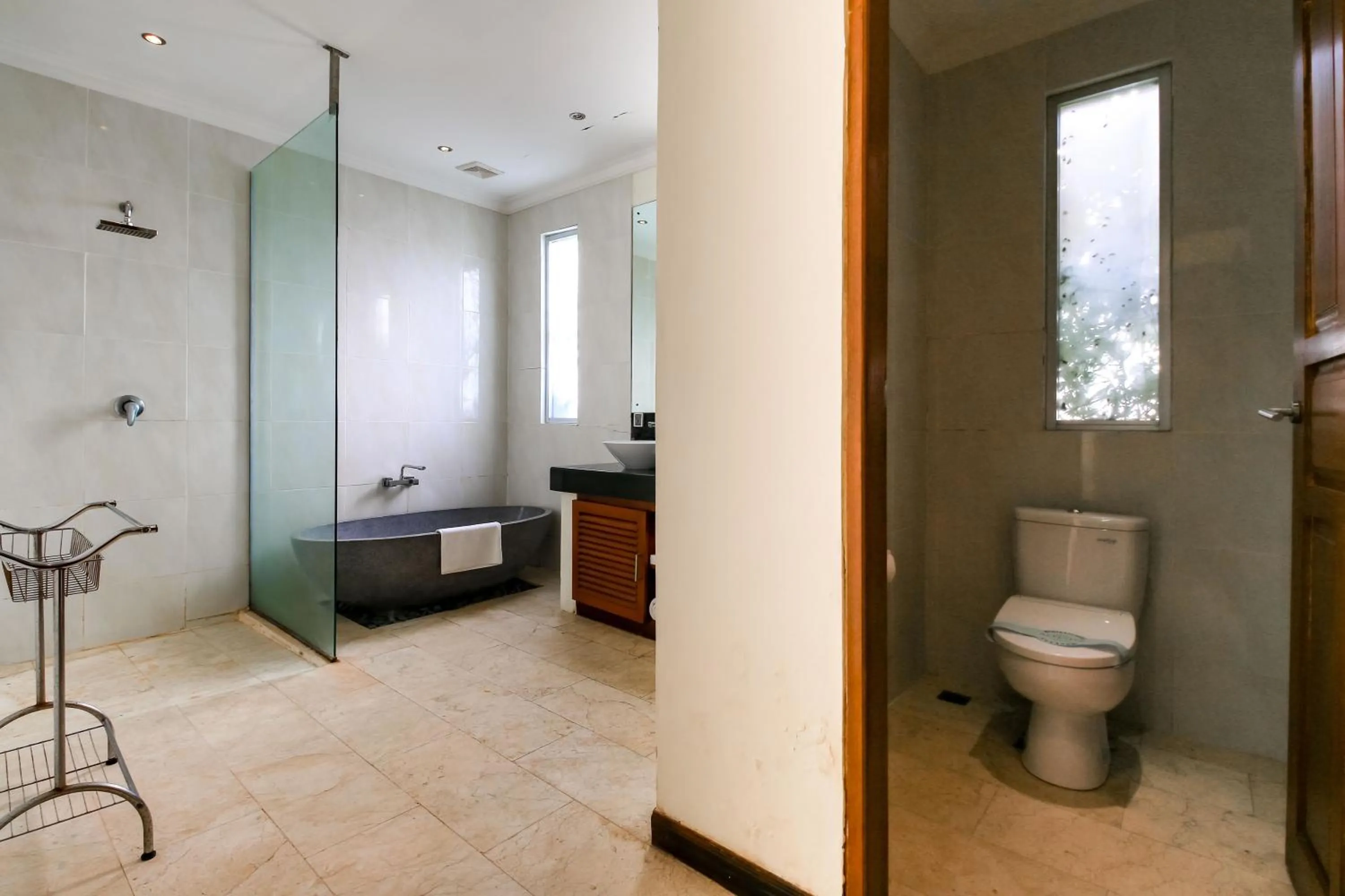 Toilet in Aleesha Villas and Suites