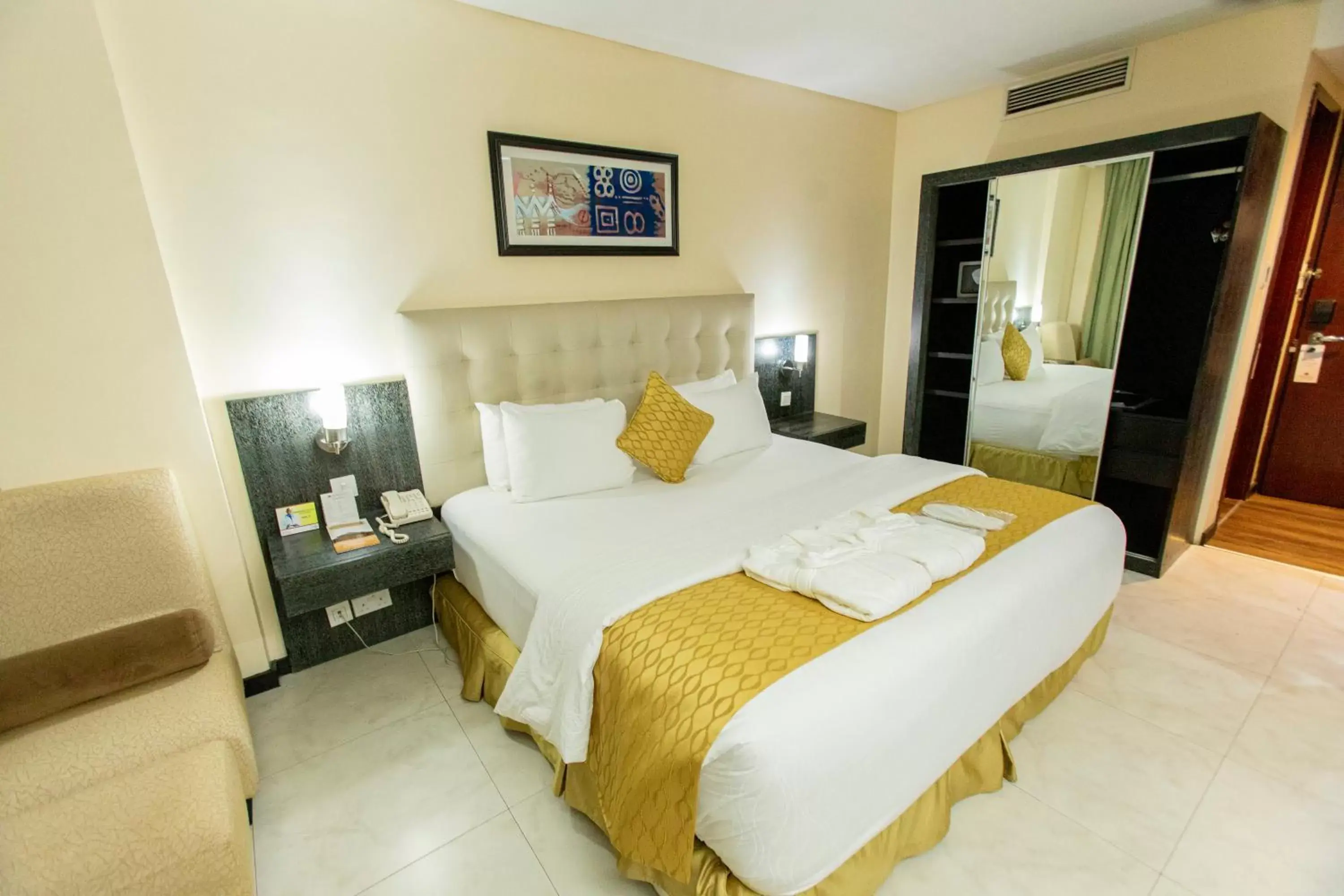 Bed in Best Western Premier Accra Airport Hotel