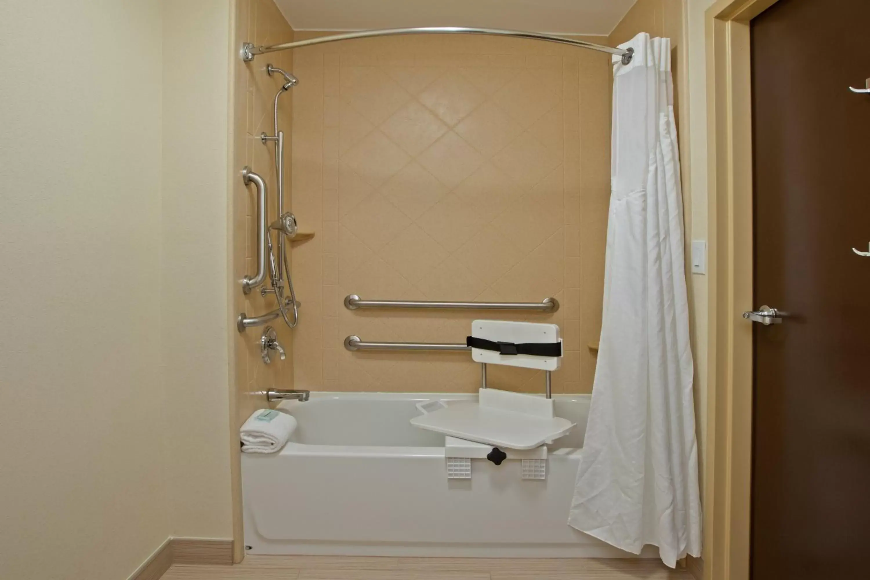 Bedroom, Bathroom in Holiday Inn Express - Bowling Green, an IHG Hotel