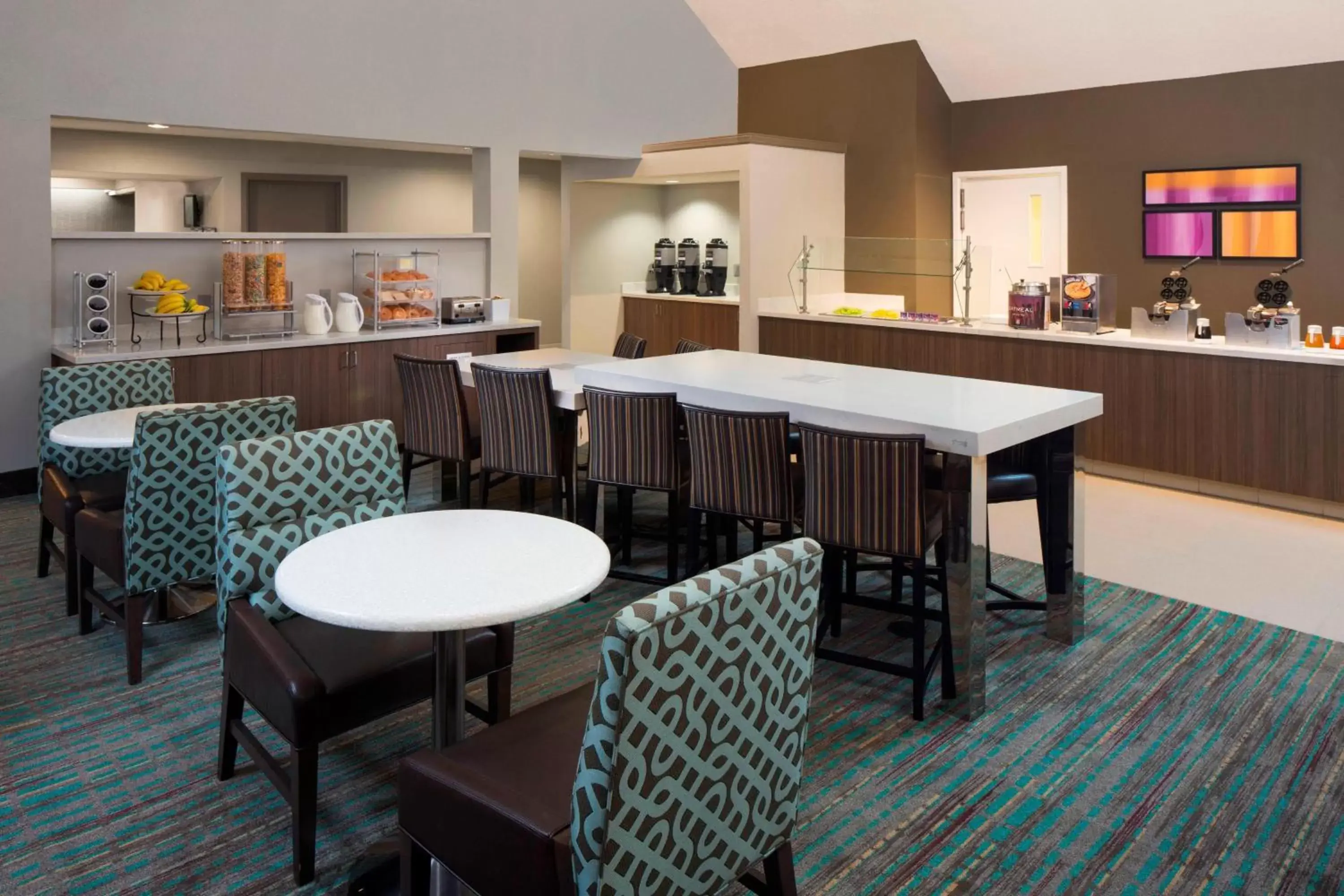 Breakfast, Restaurant/Places to Eat in Residence Inn by Marriott Nashville Airport