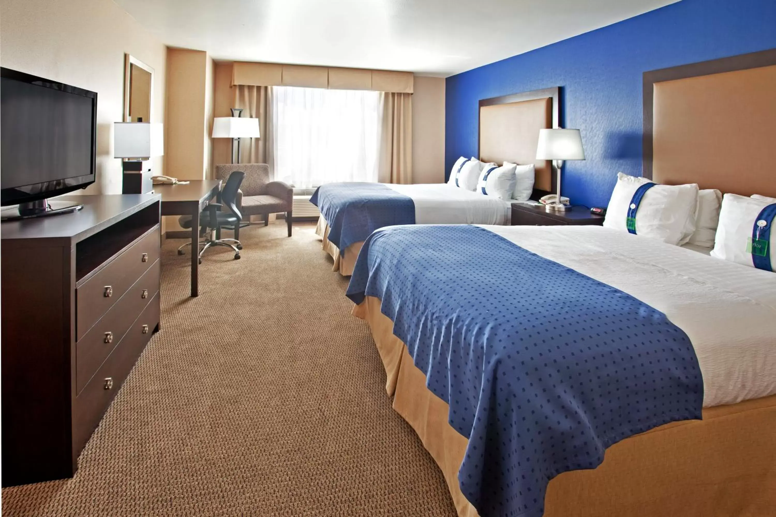 Photo of the whole room in Holiday Inn Phoenix Airport, an IHG Hotel