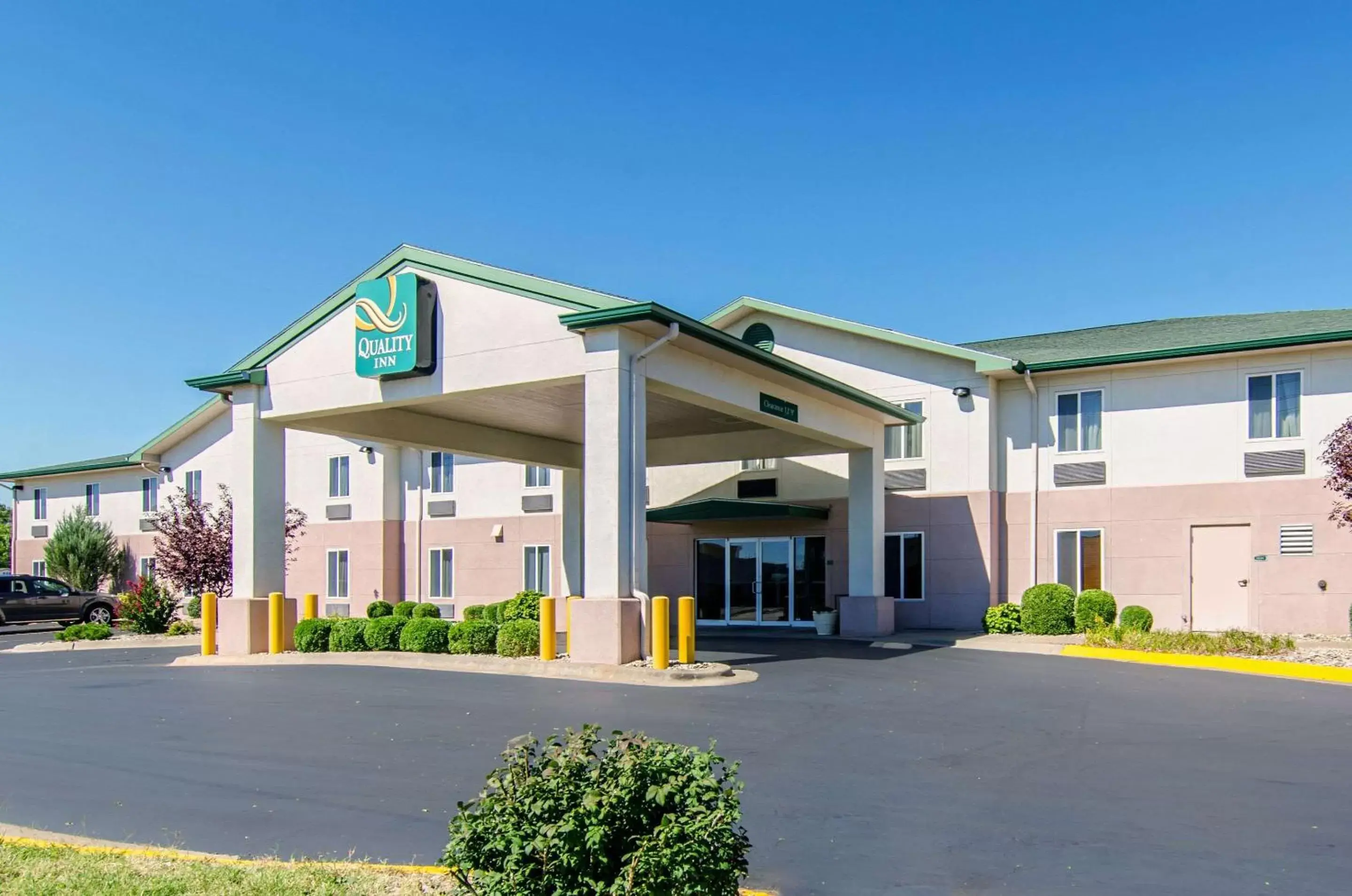 Property Building in Quality Inn Junction City near Fort Riley