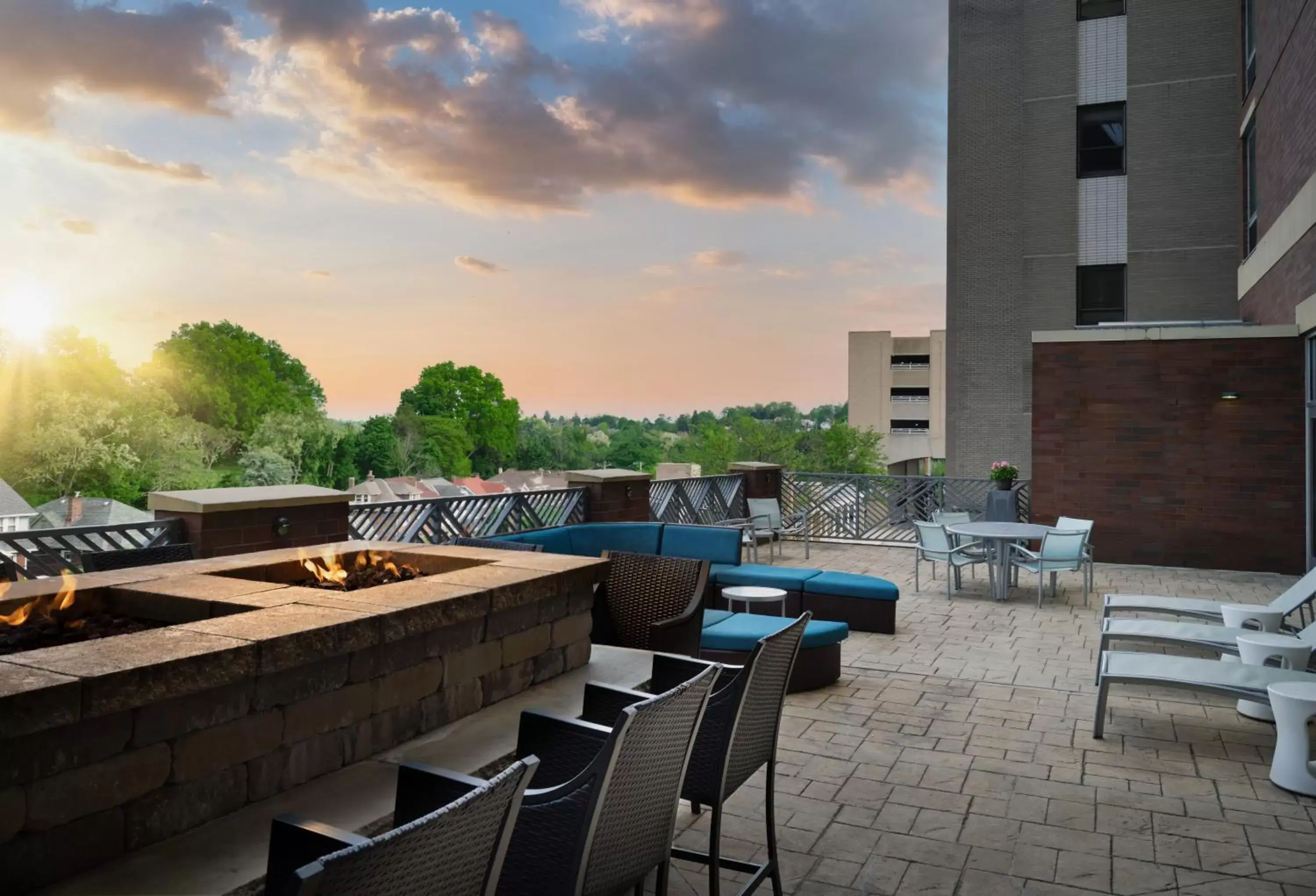 Patio in SpringHill Suites by Marriott Pittsburgh Mt. Lebanon