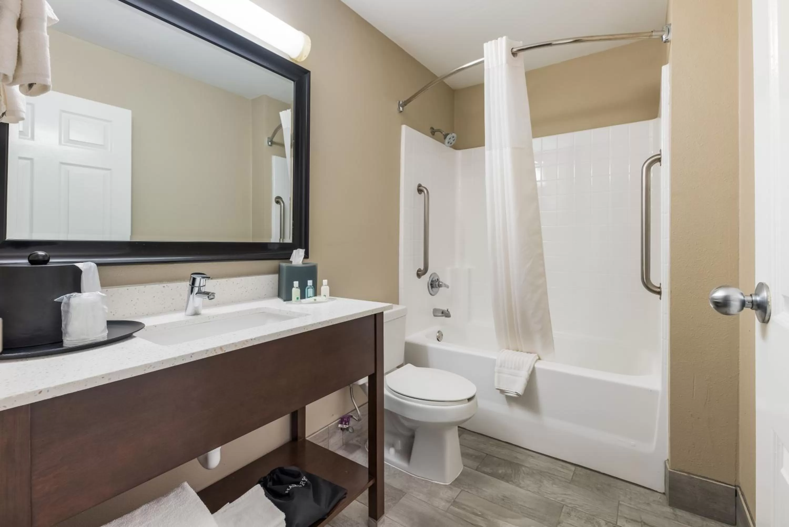 Bathroom in Quality Inn