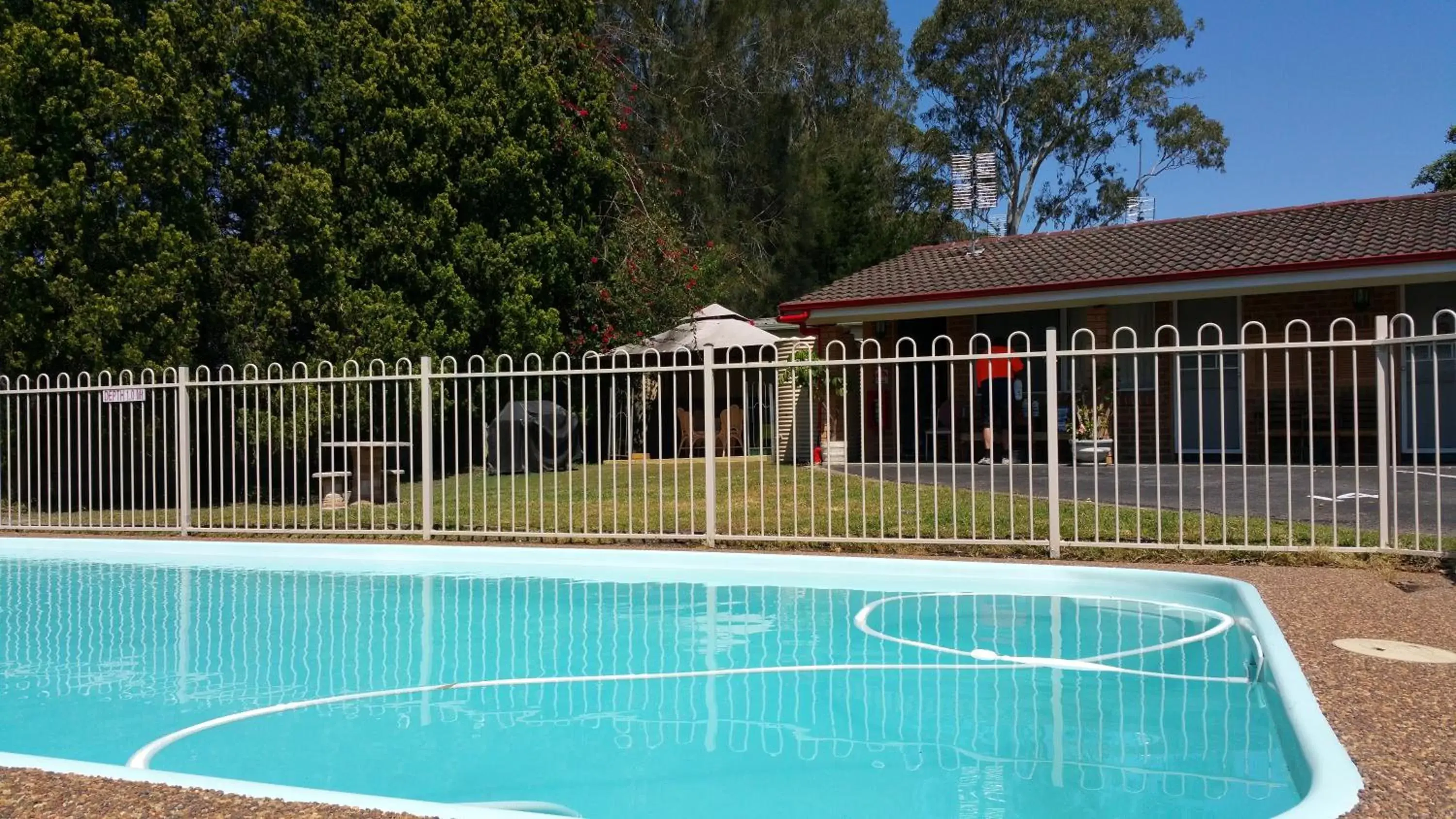 , Swimming Pool in Central Coast Motel