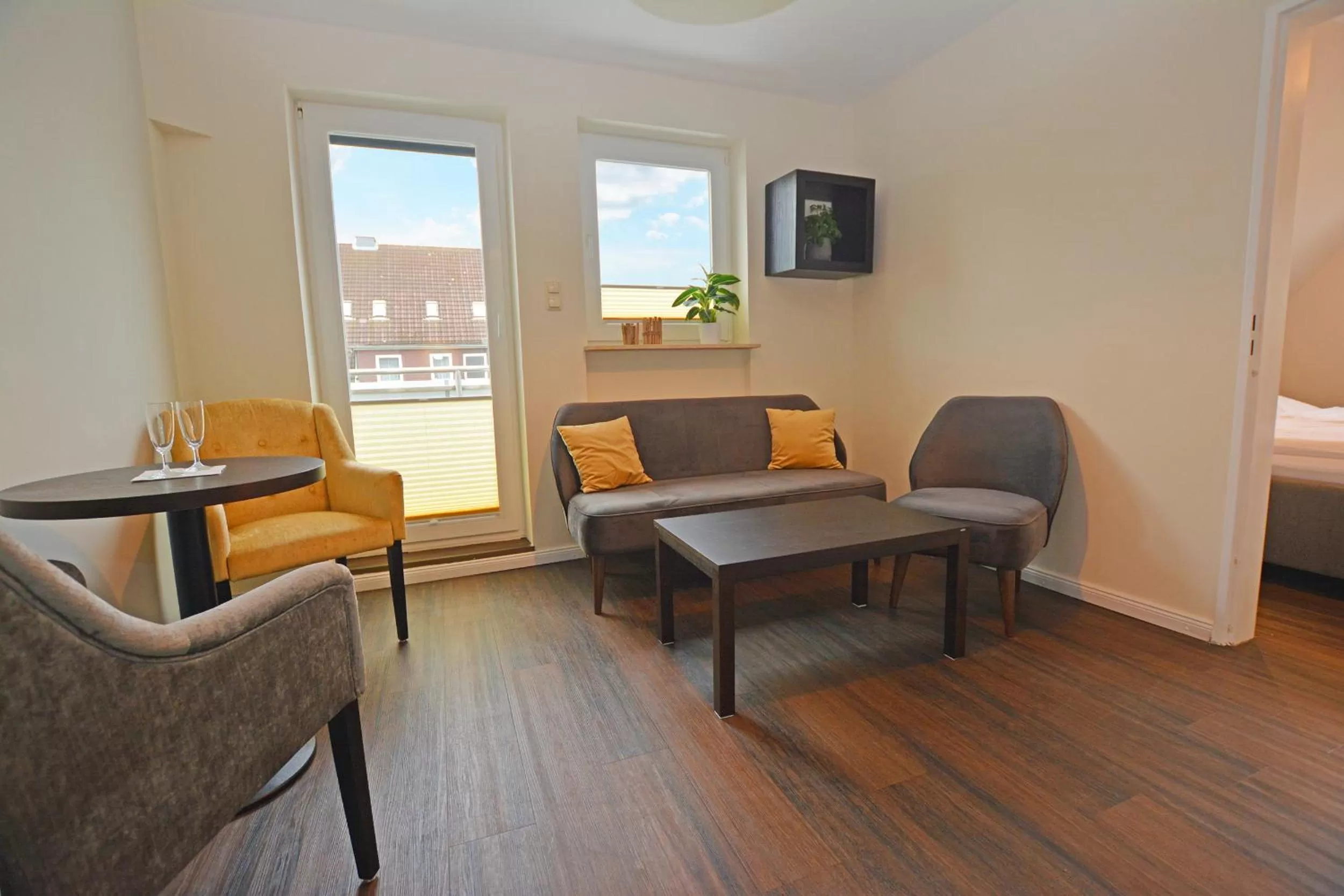 Living room, Bed in Hotel Luina Beach
