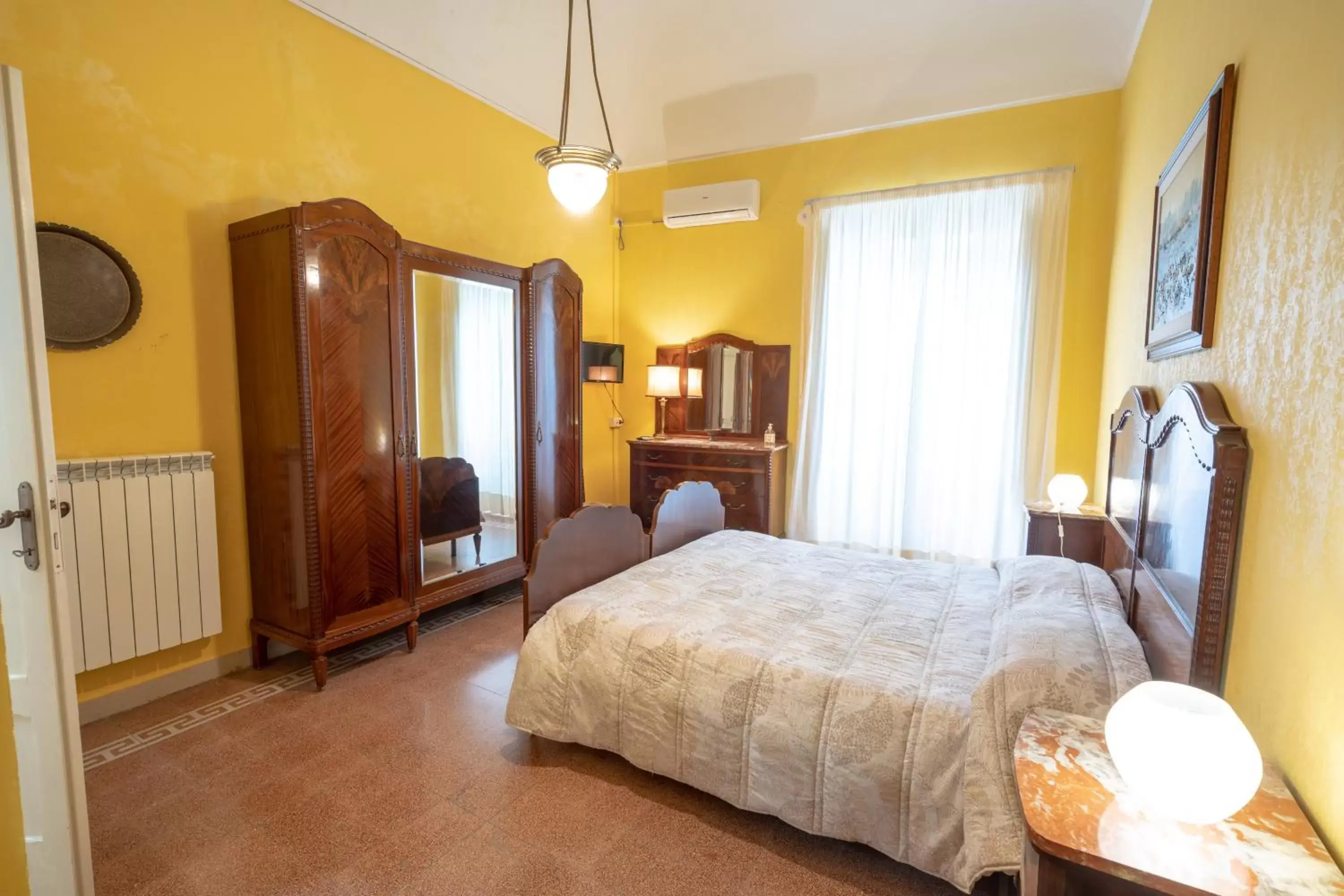Bedroom, Bed in Il Giardino Nascosto B&B