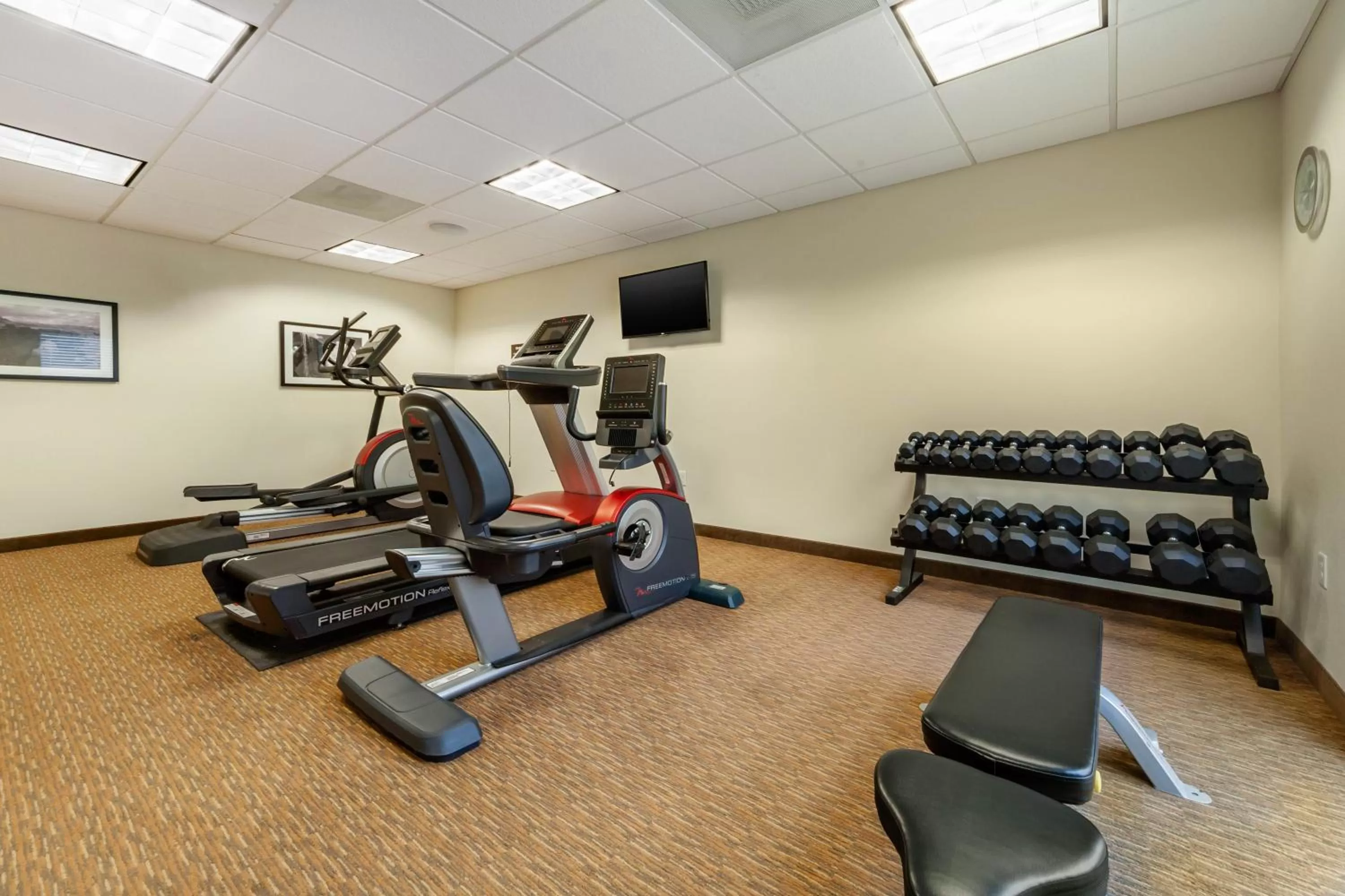 Fitness centre/facilities in Sleep Inn & Suites Devils Lake