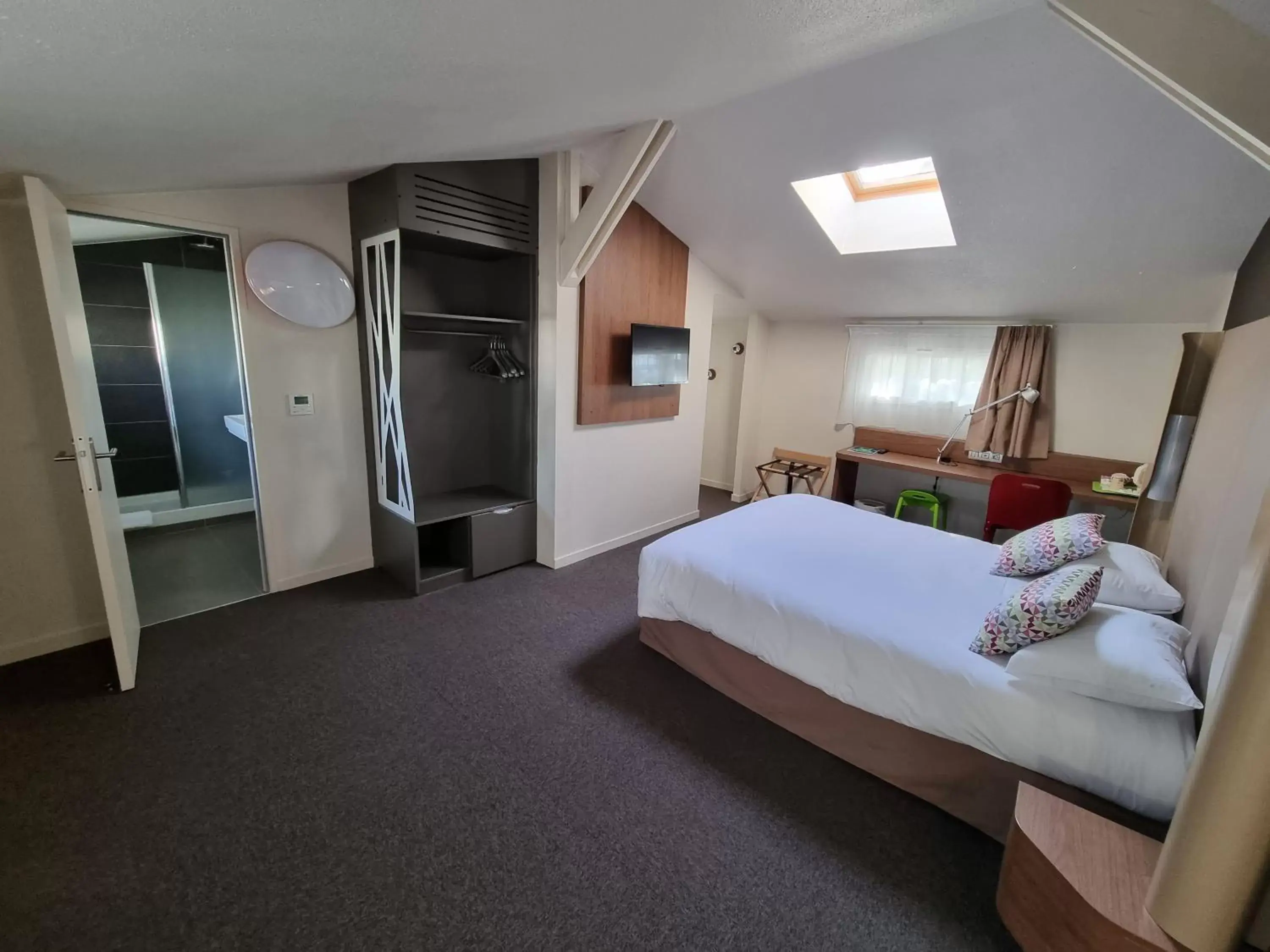 Photo of the whole room, Bed in Campanile Toulouse - Blagnac Aéroport