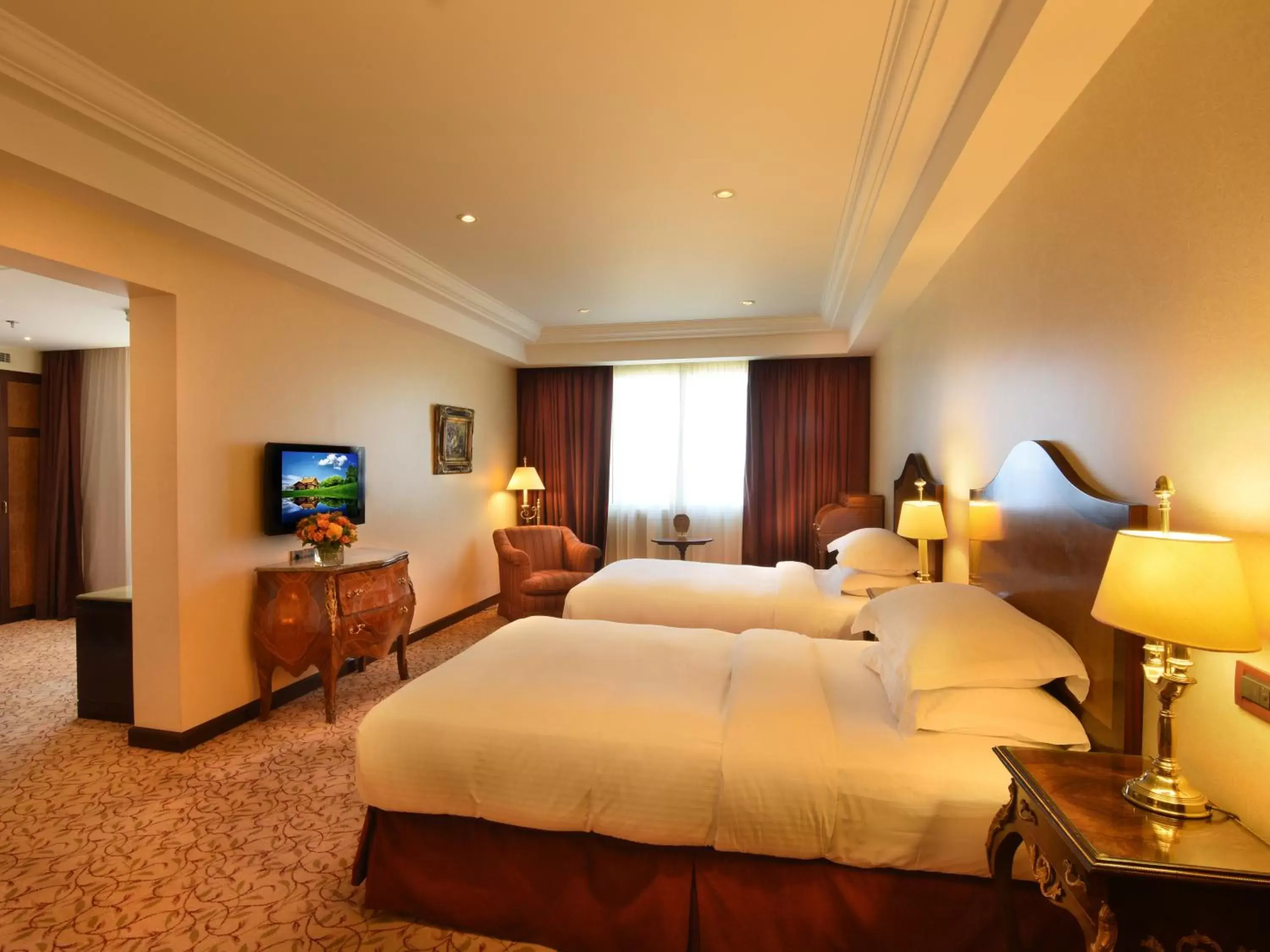 Bed in Gefinor Rotana – Beirut