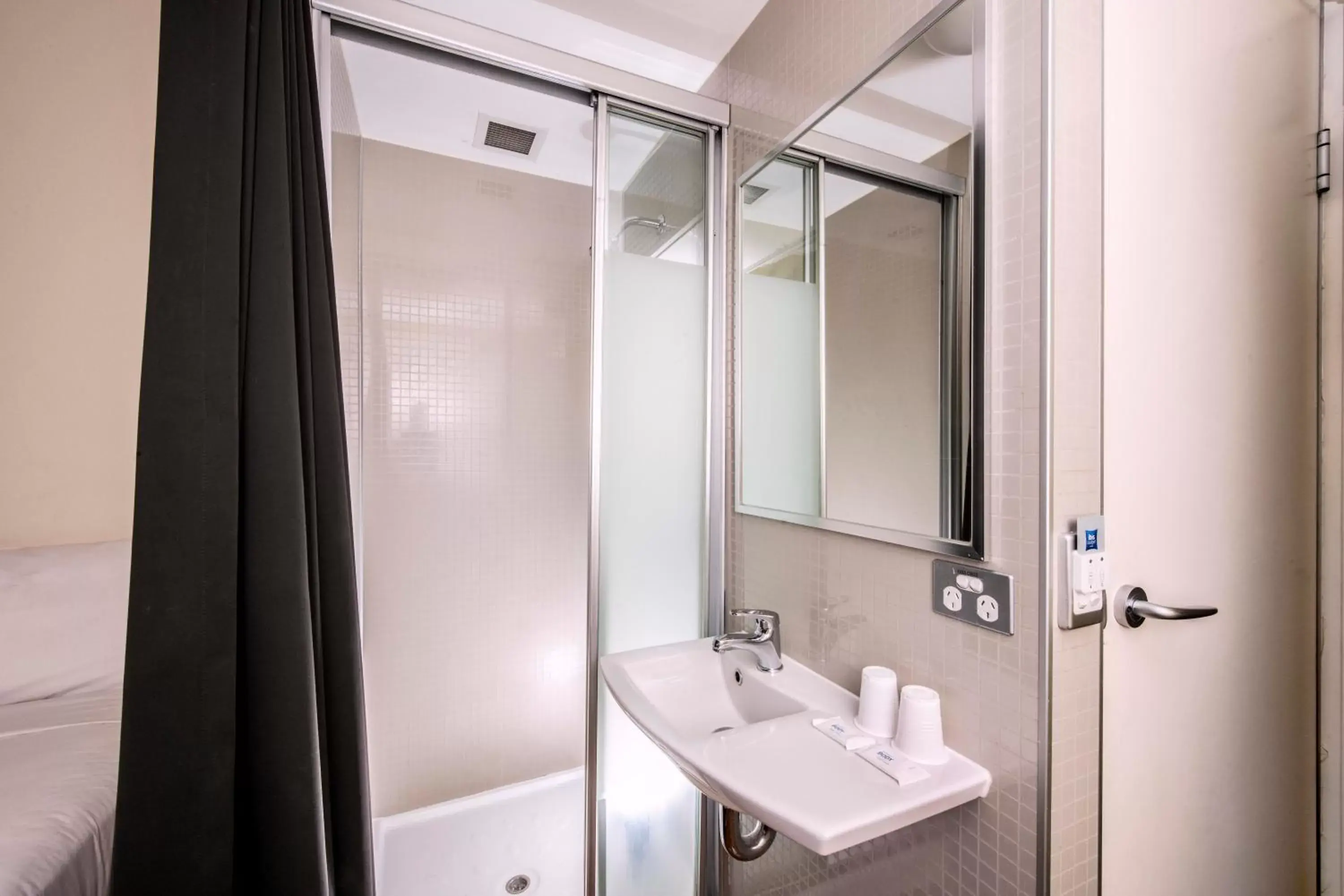Bed, Bathroom in ibis Budget Sydney Olympic Park