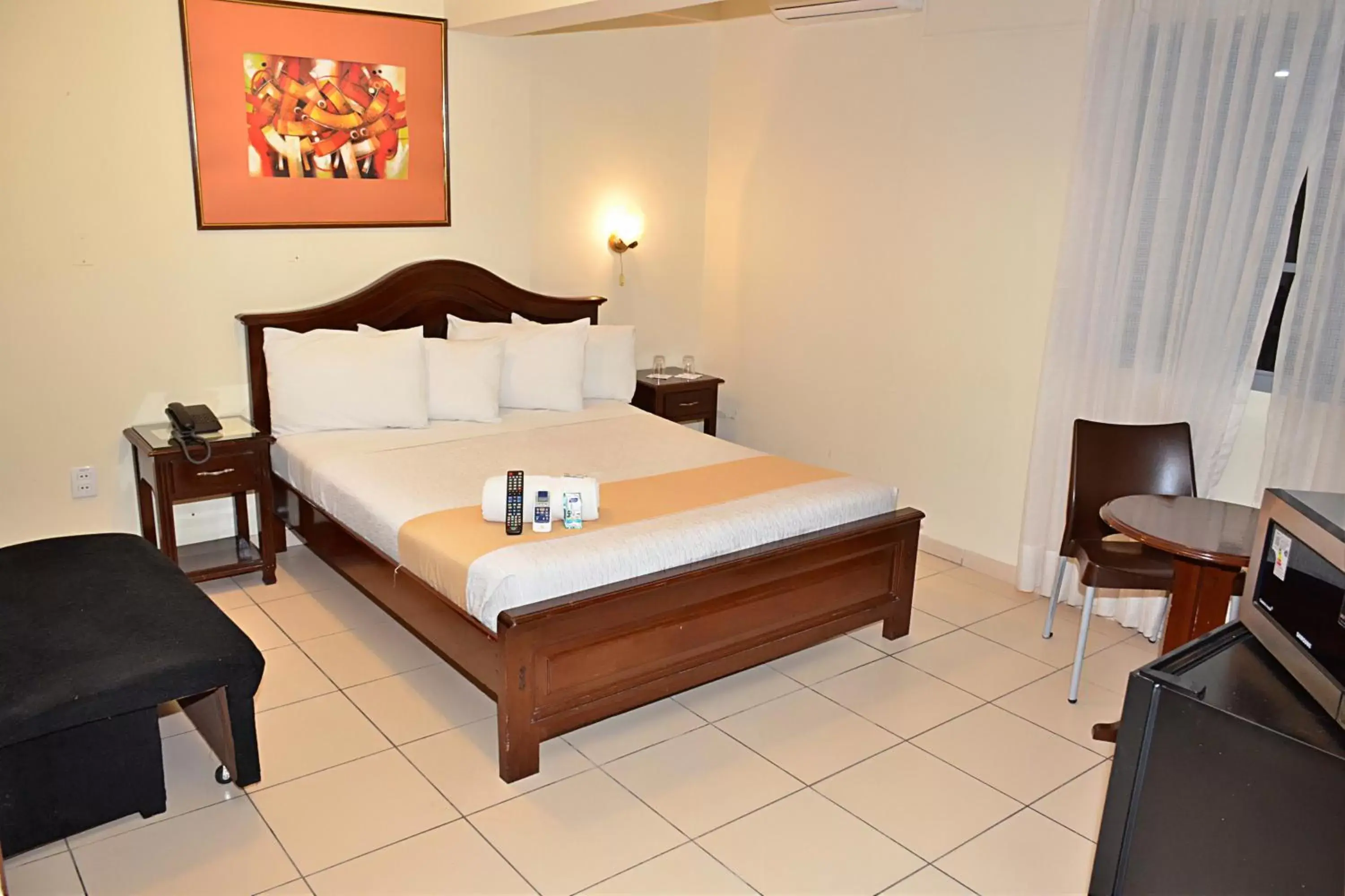 Double Room with Private Bathroom in La Siesta Hotel Double Room with Private Bathroom in La Siesta Hotel