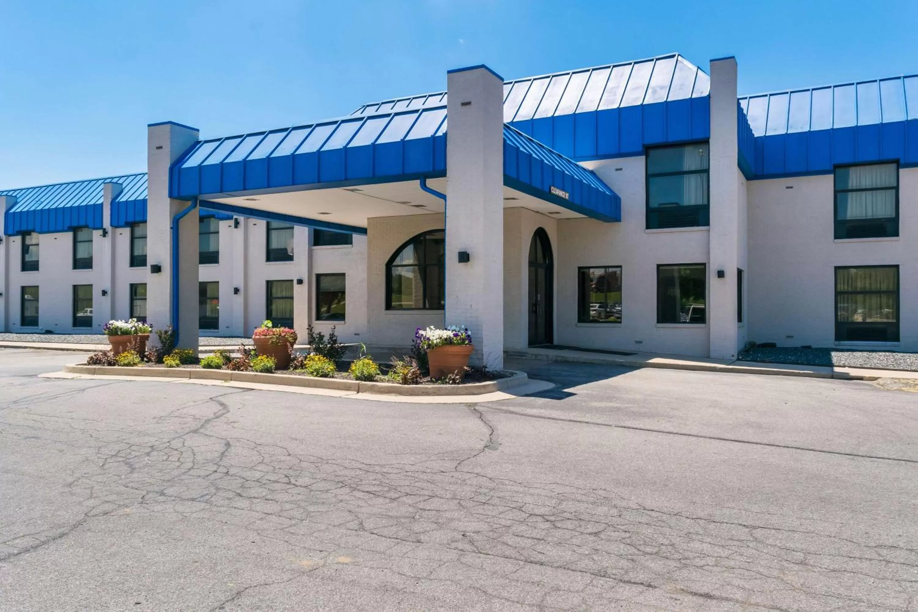 Property building in Motel 6-Richmond, IN