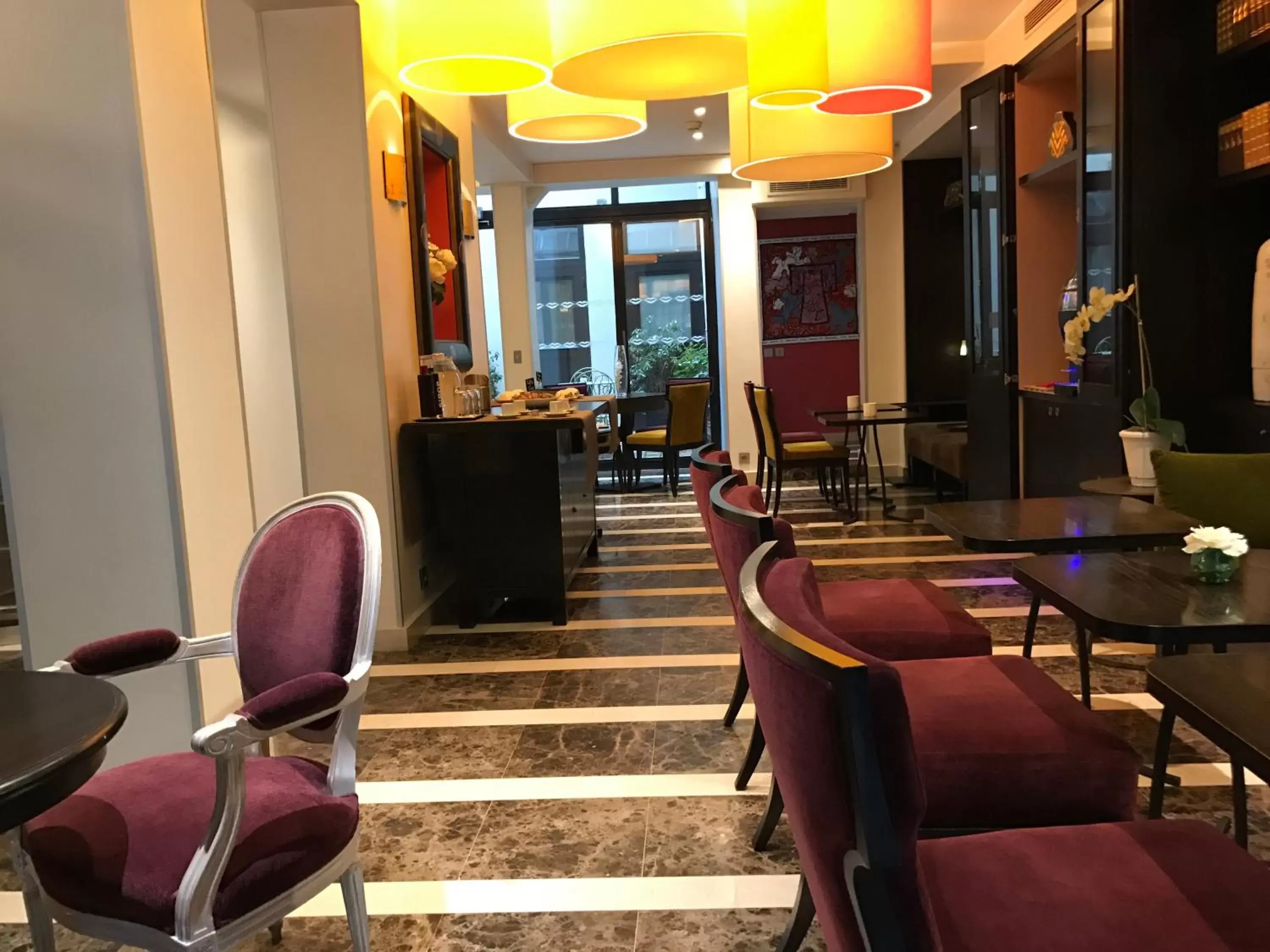 Lobby or reception, Lounge/Bar in Hôtel Chaplain Paris Rive Gauche