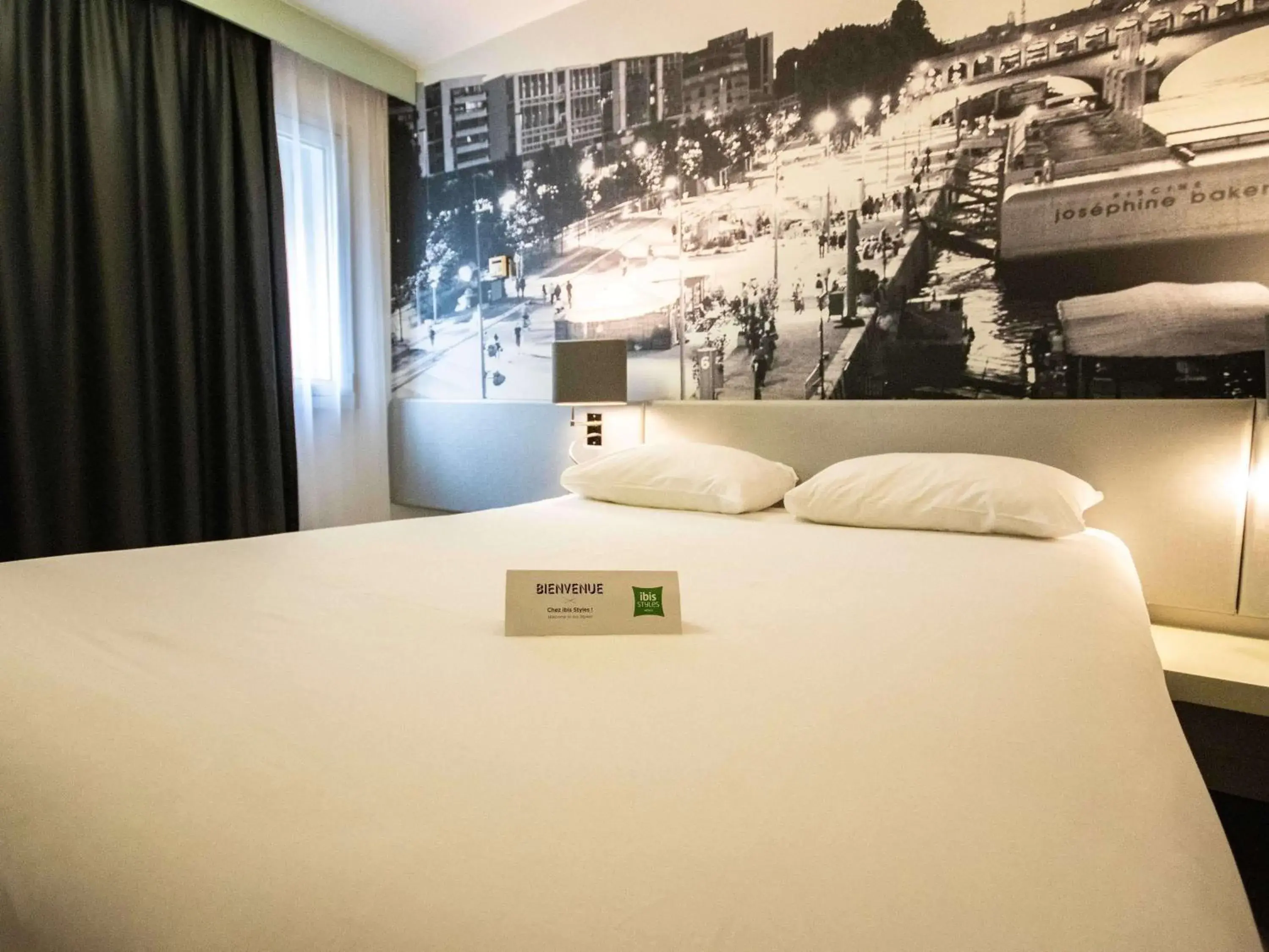 Photo of the whole room in ibis Styles Paris Tolbiac Bibliotheque