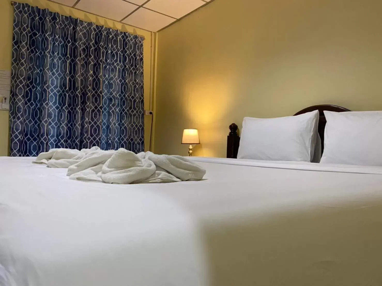 Bed in Sasi Nonthaburi Hotel