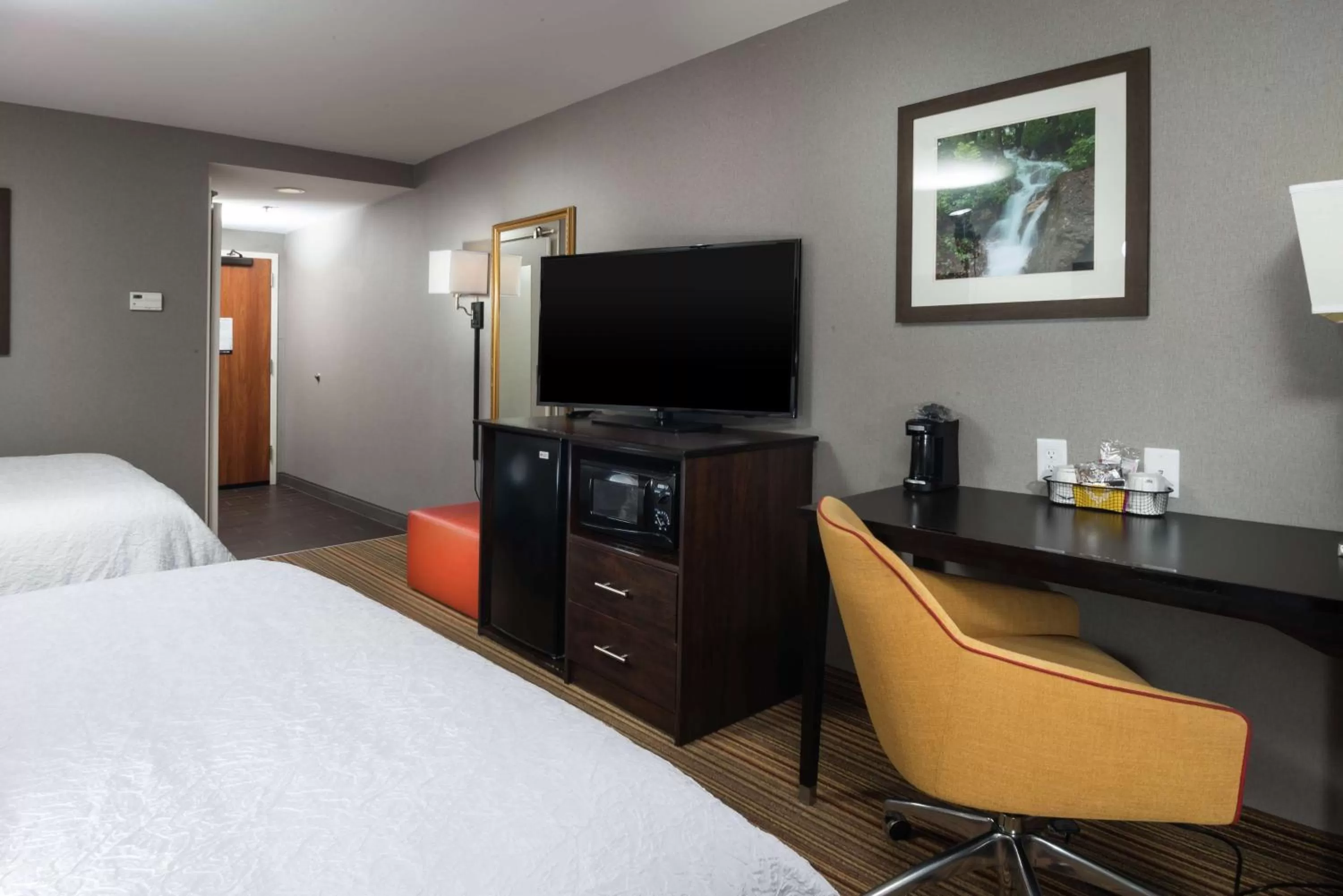 Bedroom, Bed in Hampton Inn Tulsa/Broken Arrow