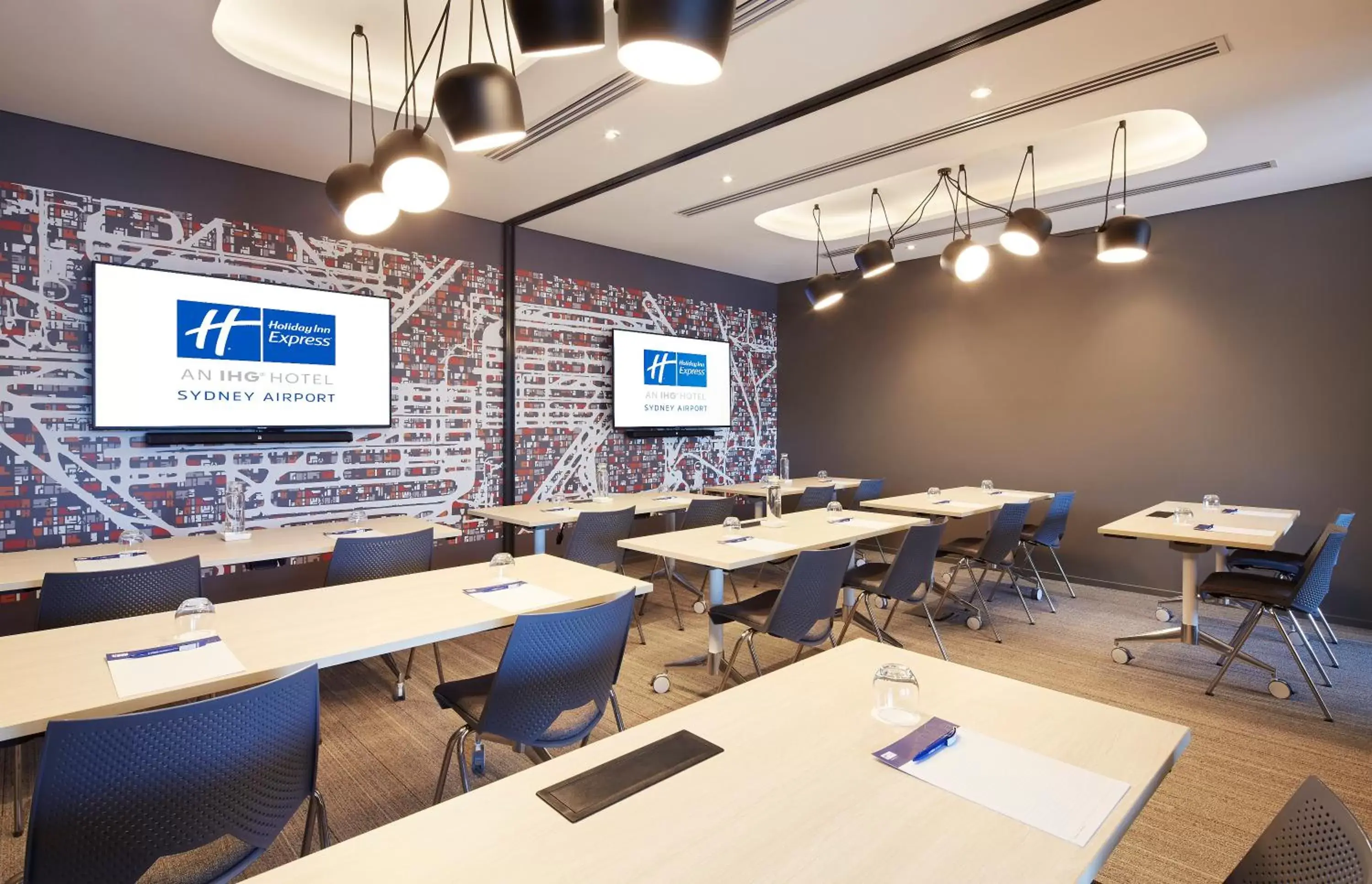 Meeting/conference room in Holiday Inn Express Sydney Airport, an IHG Hotel